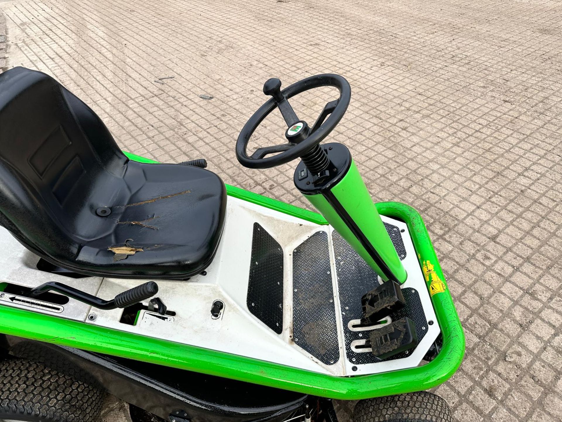 ETESIA MKHP HYDRO 80 RIDE ON MOWER WITH REAR COLLECTOR *NO VAT* - Image 10 of 12