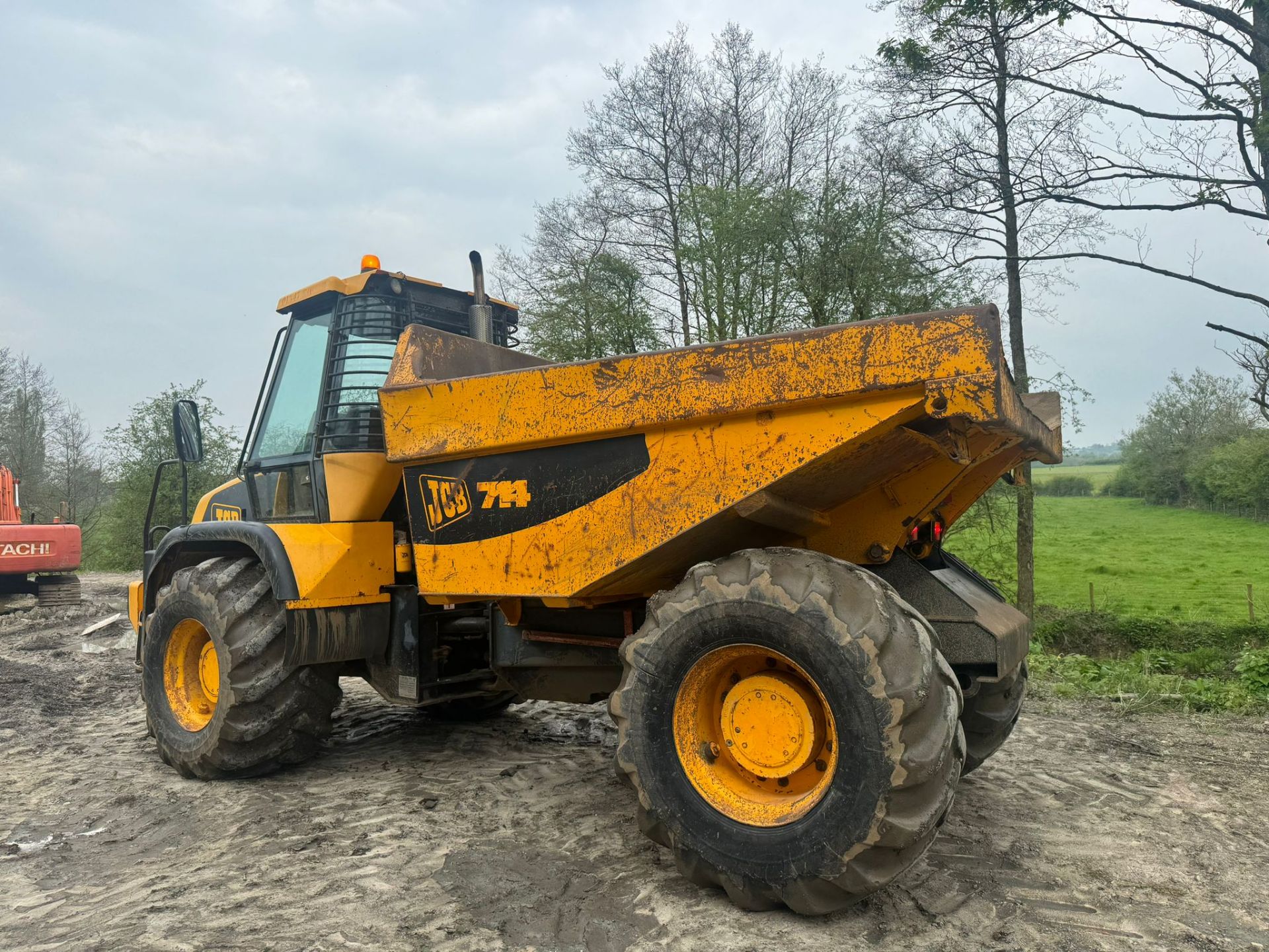 JCB 714 4WD 14 TON ARTICULATED DUMPER *PLUS VAT* - Image 3 of 12