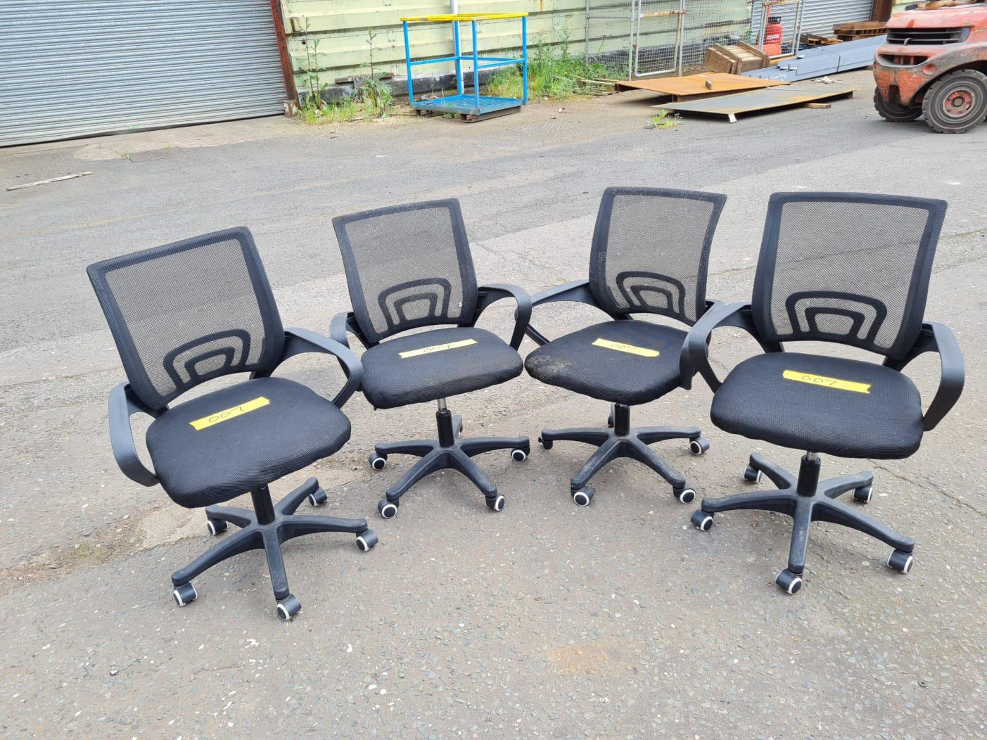 4x Modern Ergonomic Upholstered Office Typist Swivel Chairs in Good Condition - NO RESERVE *NO VAT*