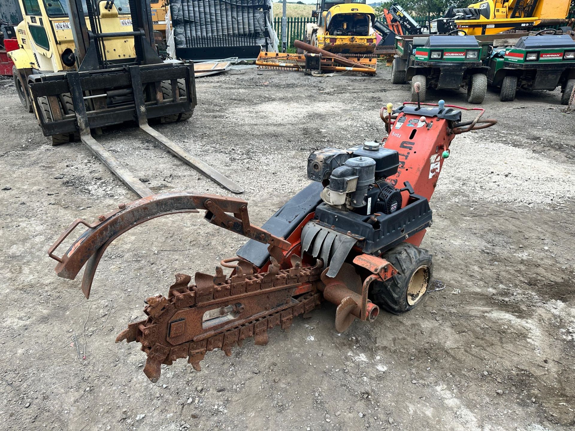 DITCH WITCH 1030 PEDESTRIAN TRENCHER *PLUS VAT* - Image 2 of 8