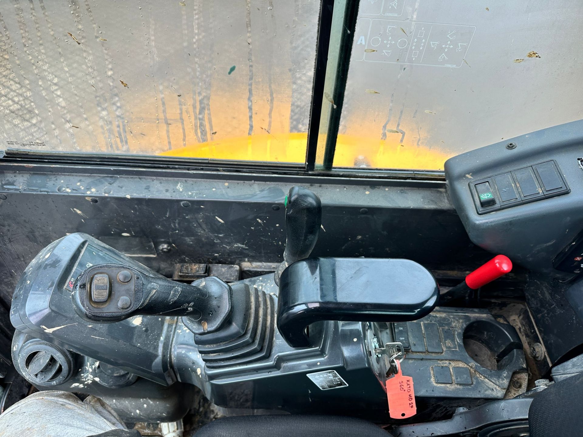 2019 KATO HD27 MINI EXCAVATOR *PLUS VAT* - Image 17 of 20