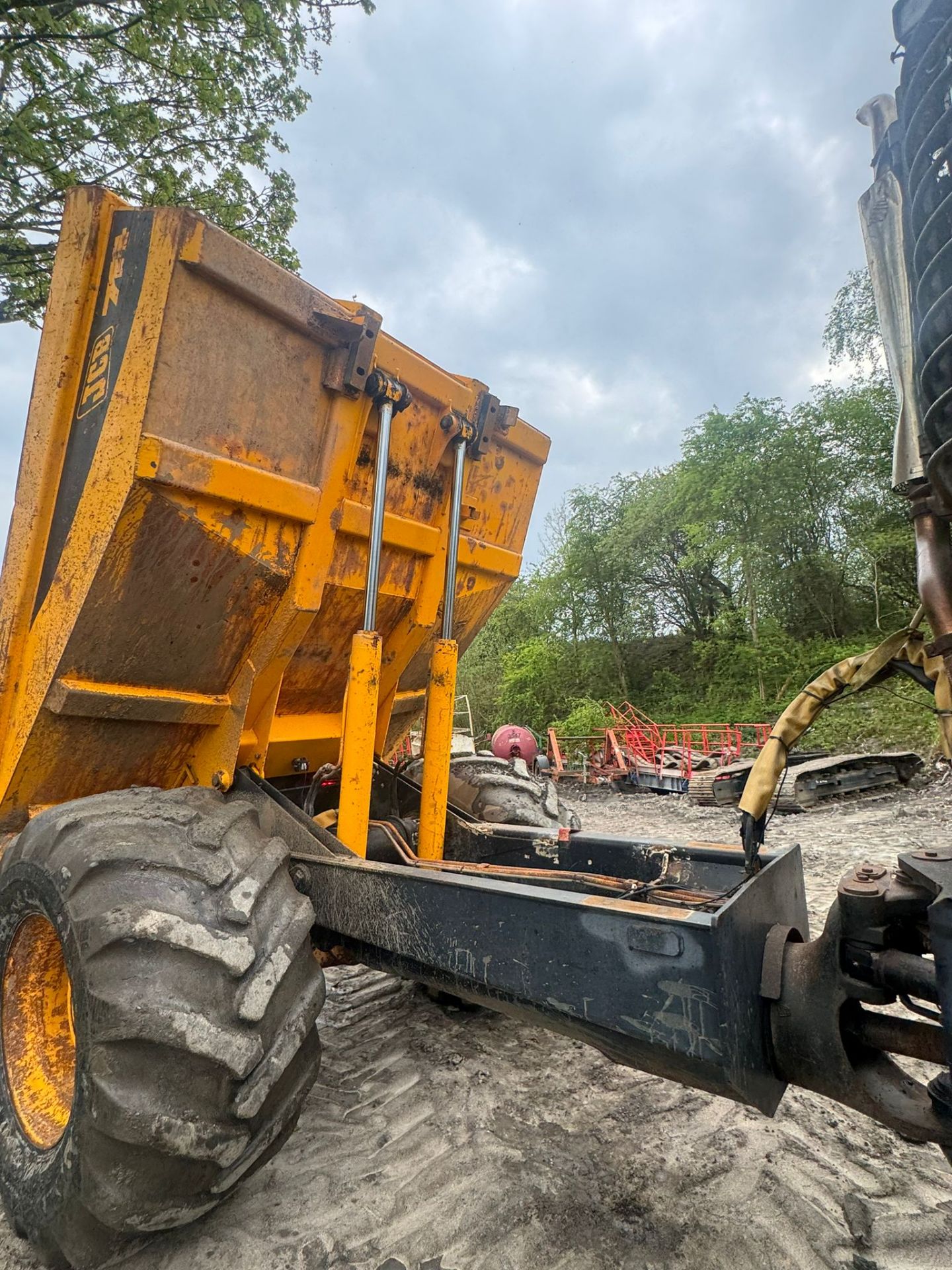 JCB 714 4WD 14 TON ARTICULATED DUMPER *PLUS VAT* - Image 9 of 12