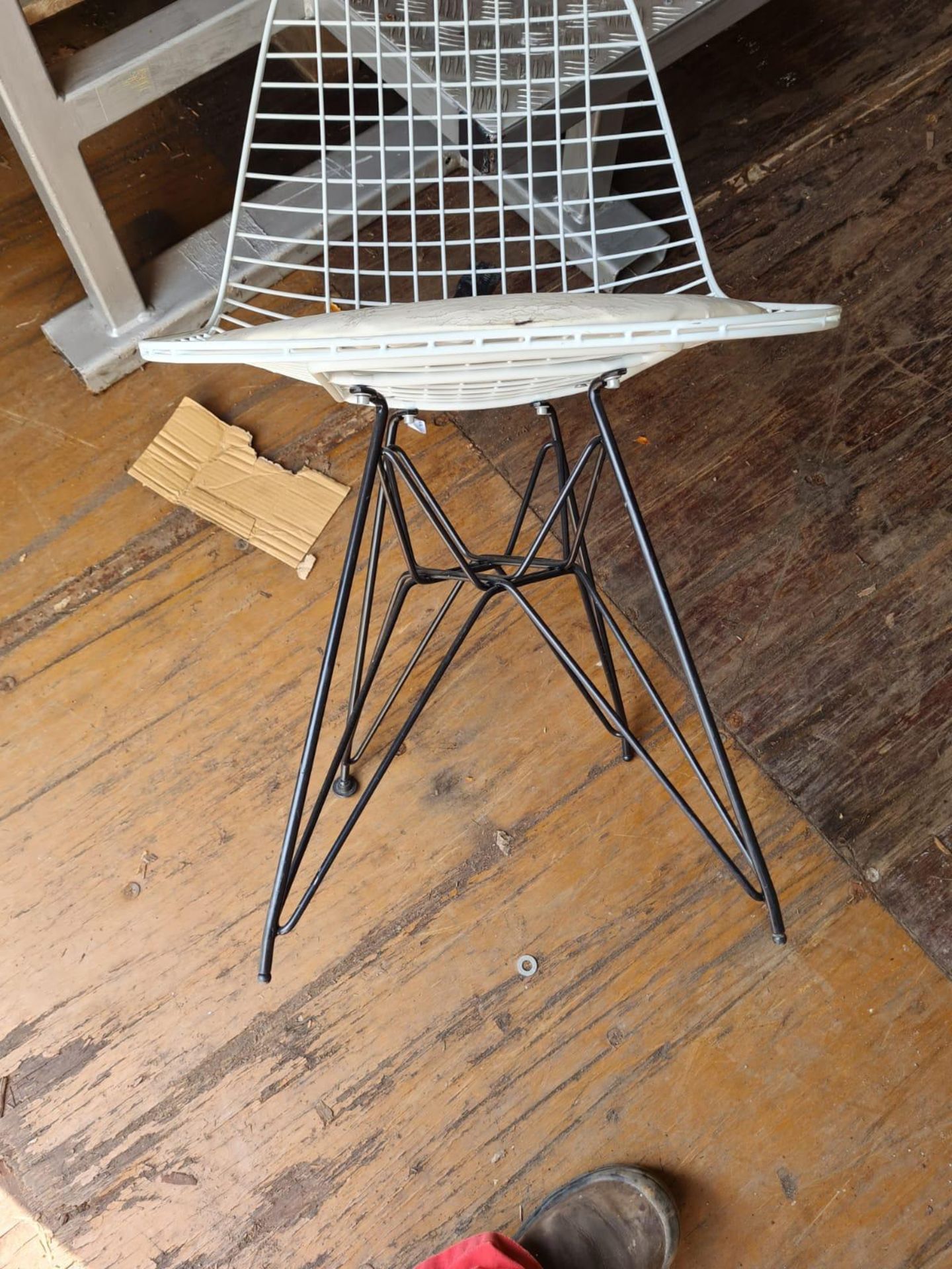 10x White Wire Chairs - NO RESERVE *NO VAT* - Image 2 of 2