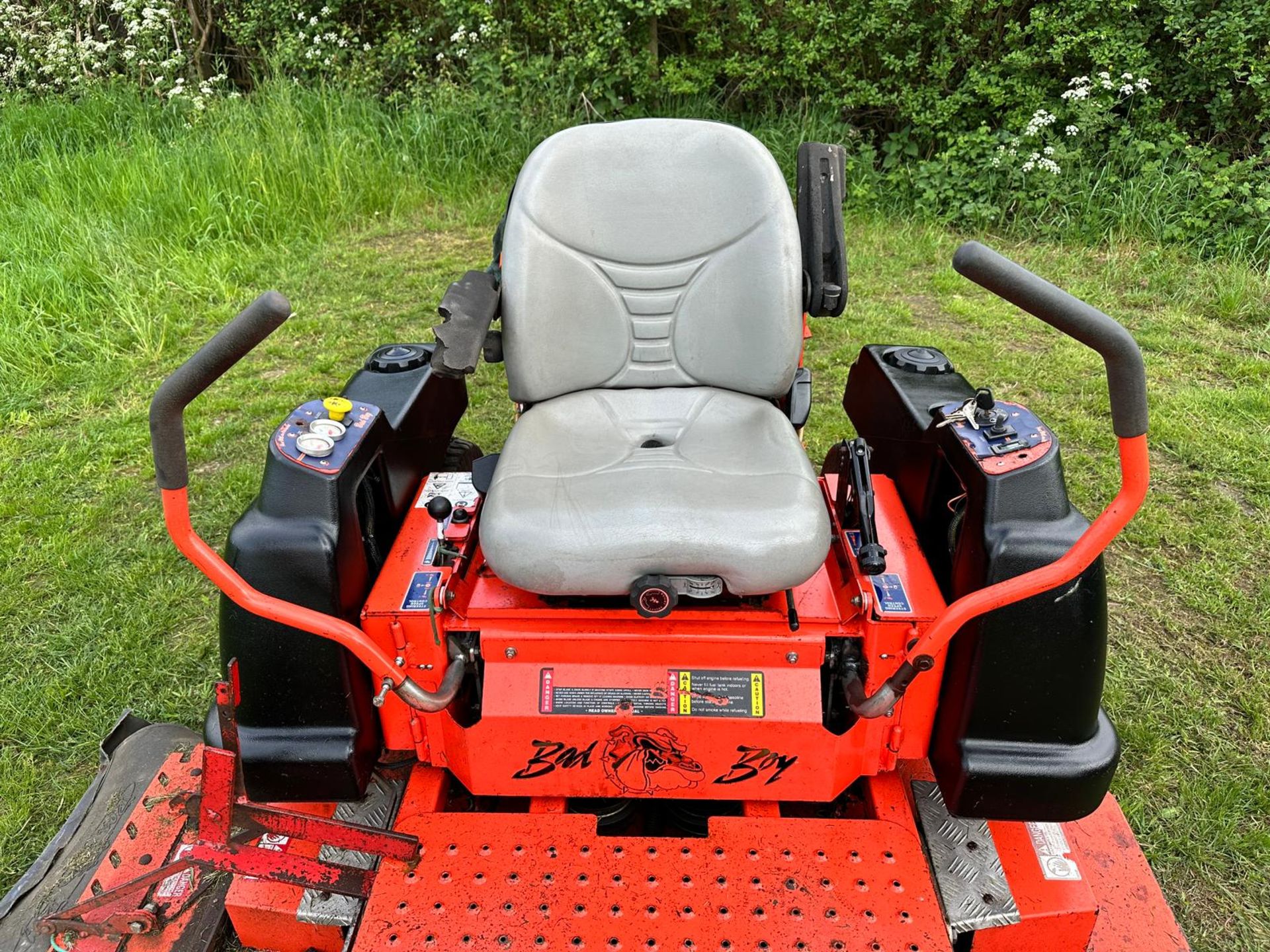 BAD BOY DIESEL 28HP ZERO TURN MOWER *PLUS VAT* - Image 9 of 11