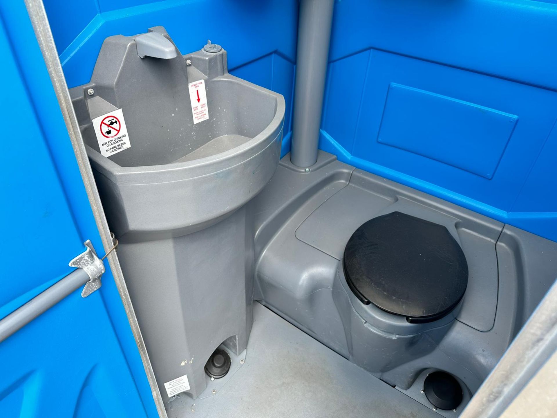 PORTABLE TOILET BLOCK *PLUS VAT* - Bild 5 aus 6