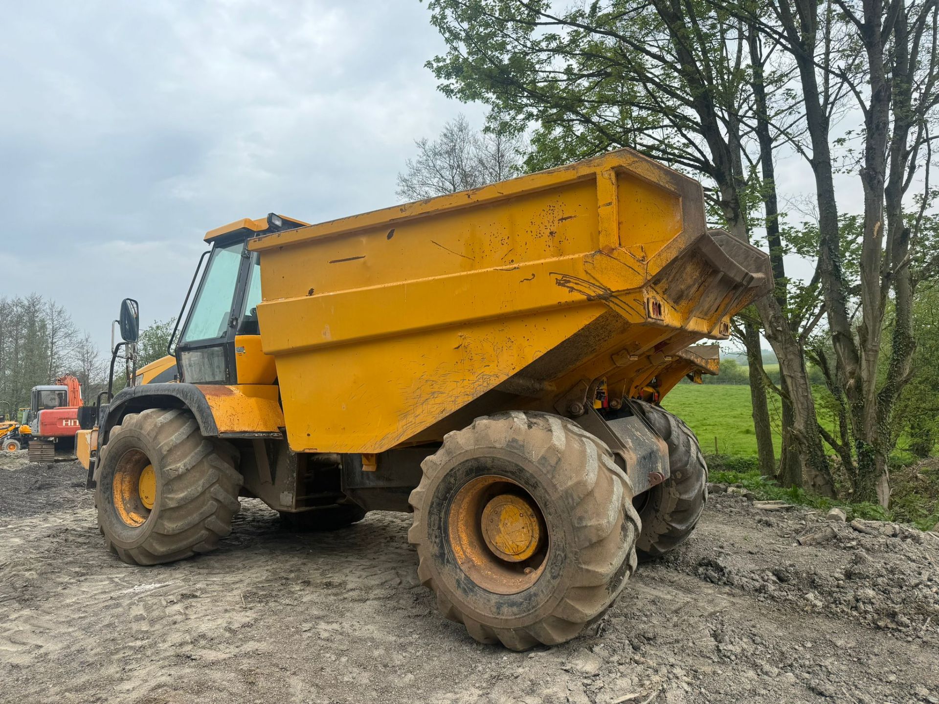 JCB 714 4WD 14 TON ARTICULATED DUMPER *PLUS VAT* - Image 7 of 14