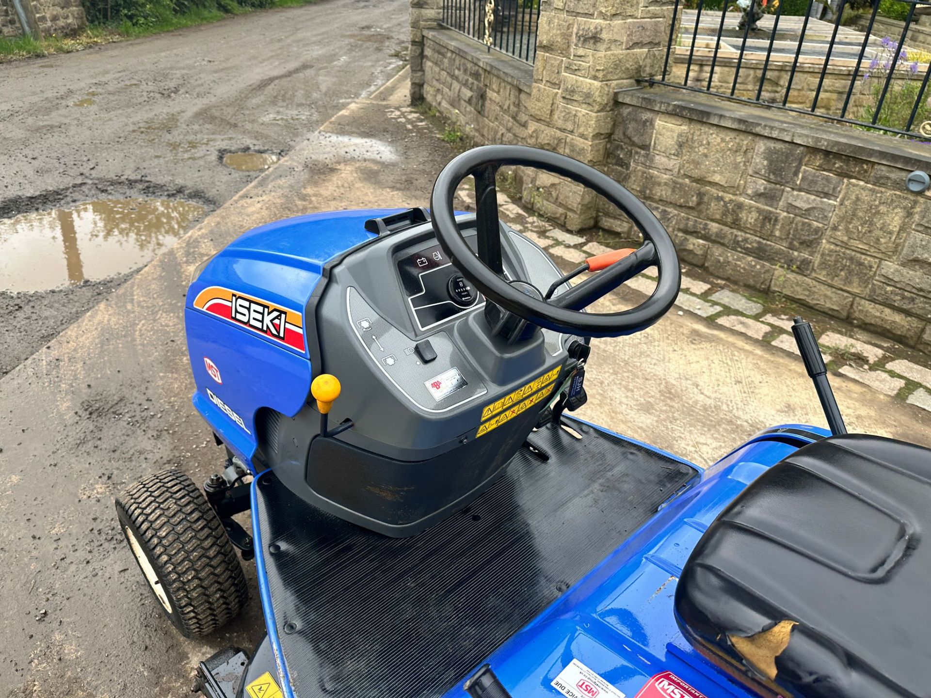 2017 ISEKI SXG216 DIESEL RIDE ON MOWER *PLUS VAT* - Image 10 of 17