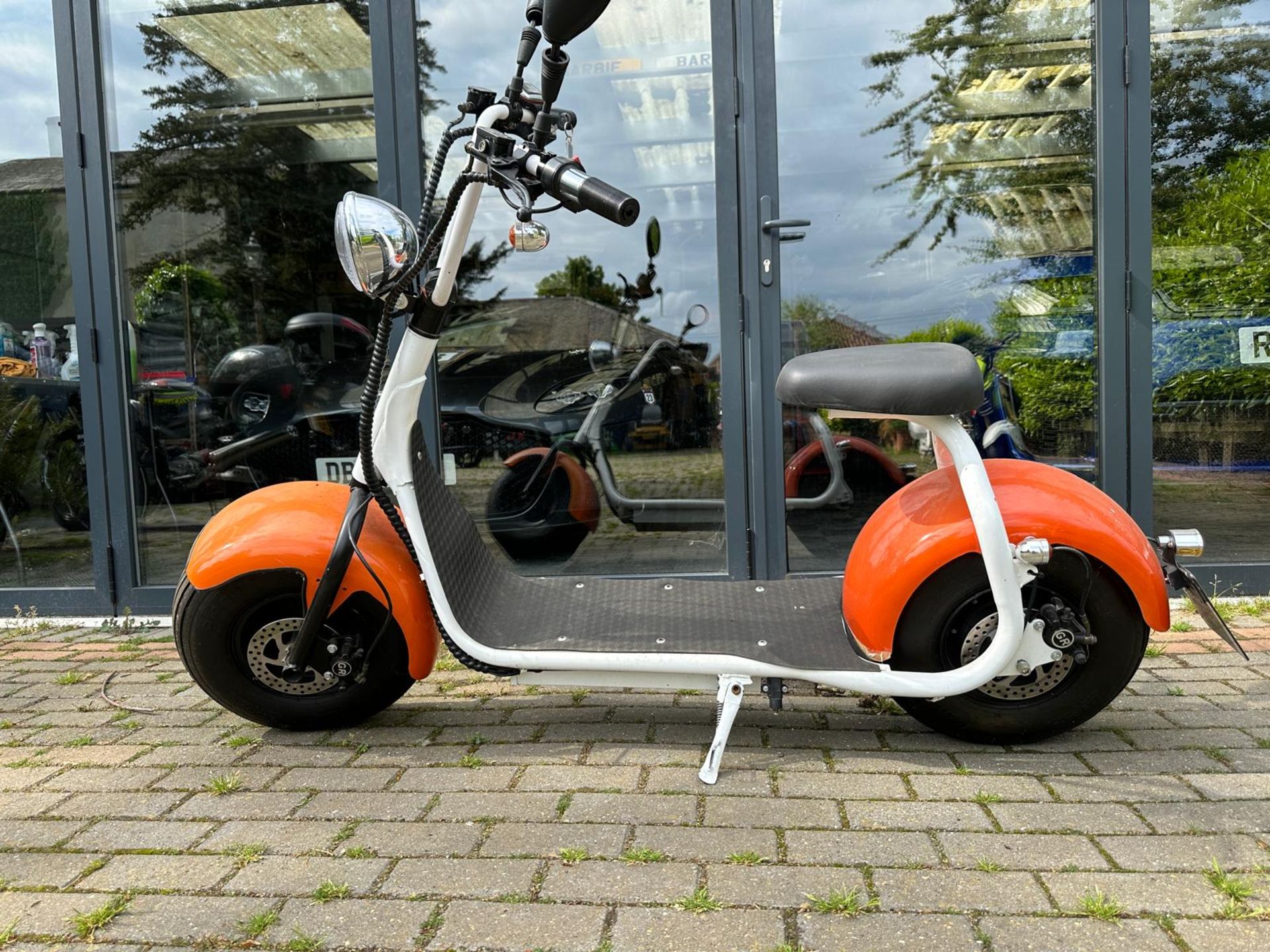 2019 TUBBY TYRE WHITE AND ORANGE ROAD REGISTERED ELECTRIC SCOOTER *NO VAT*