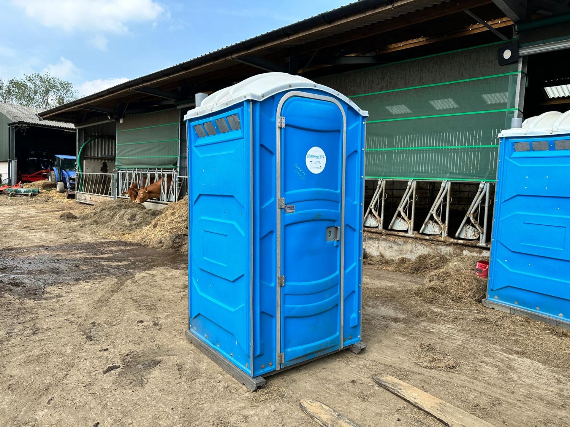 PORTABLE TOILET BLOCK *PLUS VAT* - Image 2 of 6