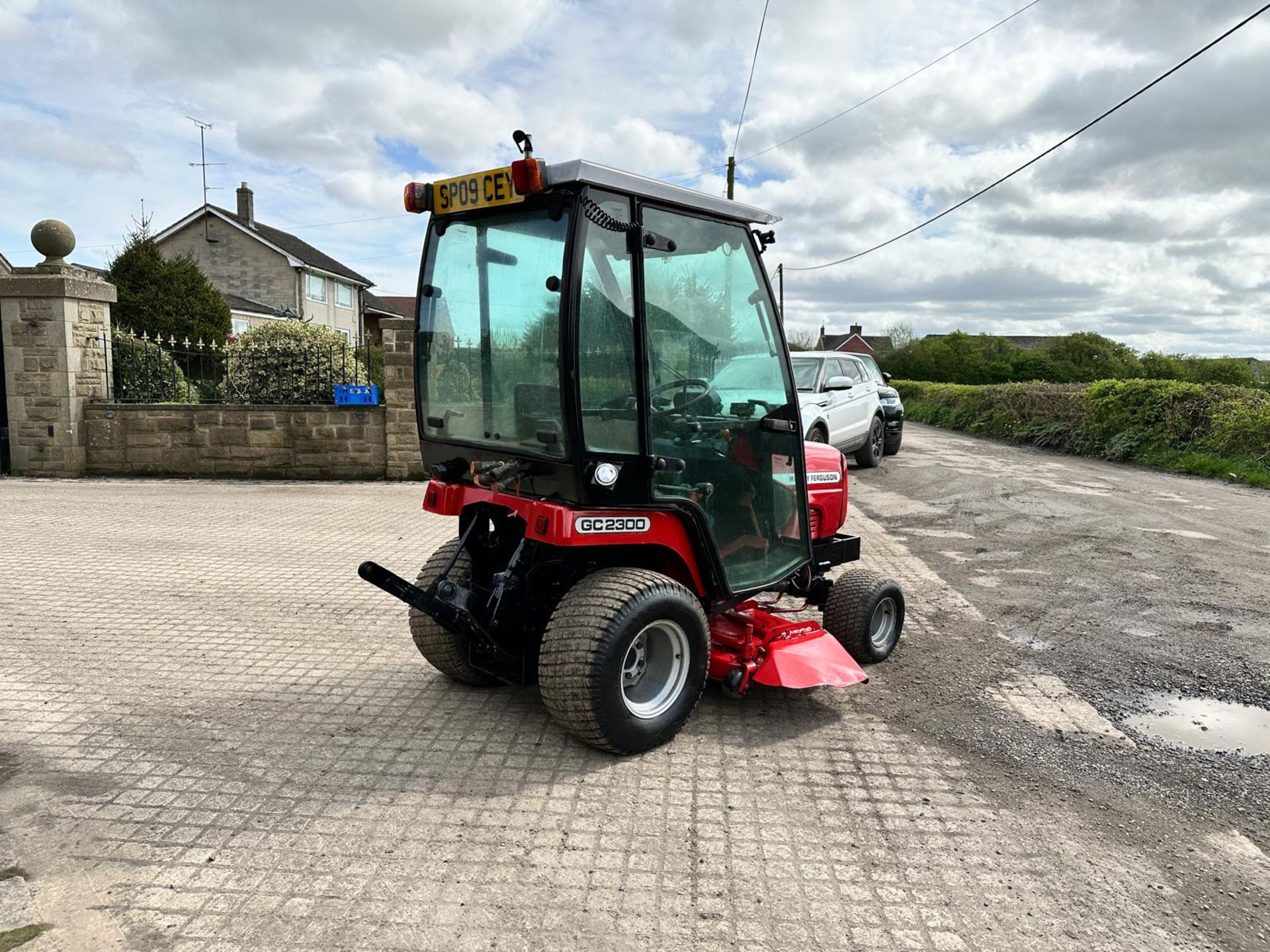 2009 MASSEY FERGUSON GC2300 23HP 4WD COMPACT TRACTOR WITH UNDERSLUNG DECK *PLUS VAT* - Image 8 of 18