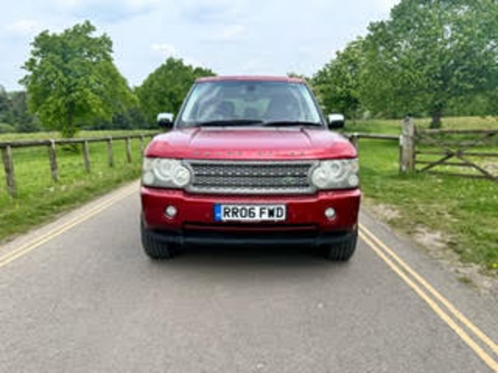 2006 LAND ROVER RANGEROVER TD6 VOGUE AUTO RED SUV ESTATE *NO VAT* - Image 2 of 12