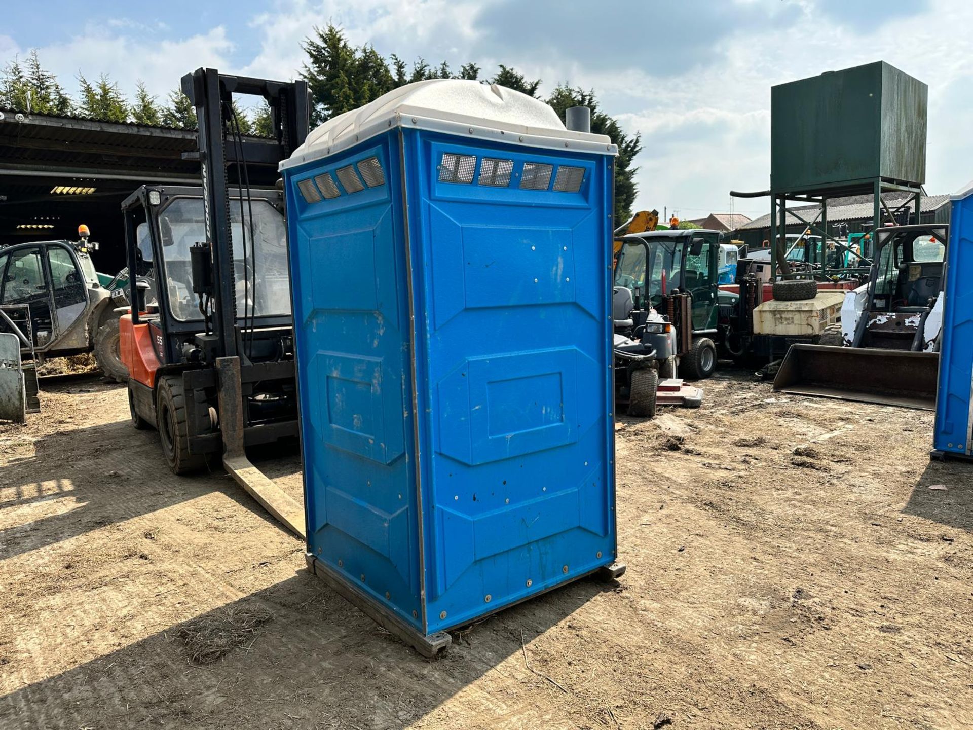 PORTABLE TOILET BLOCK *PLUS VAT* - Image 3 of 6