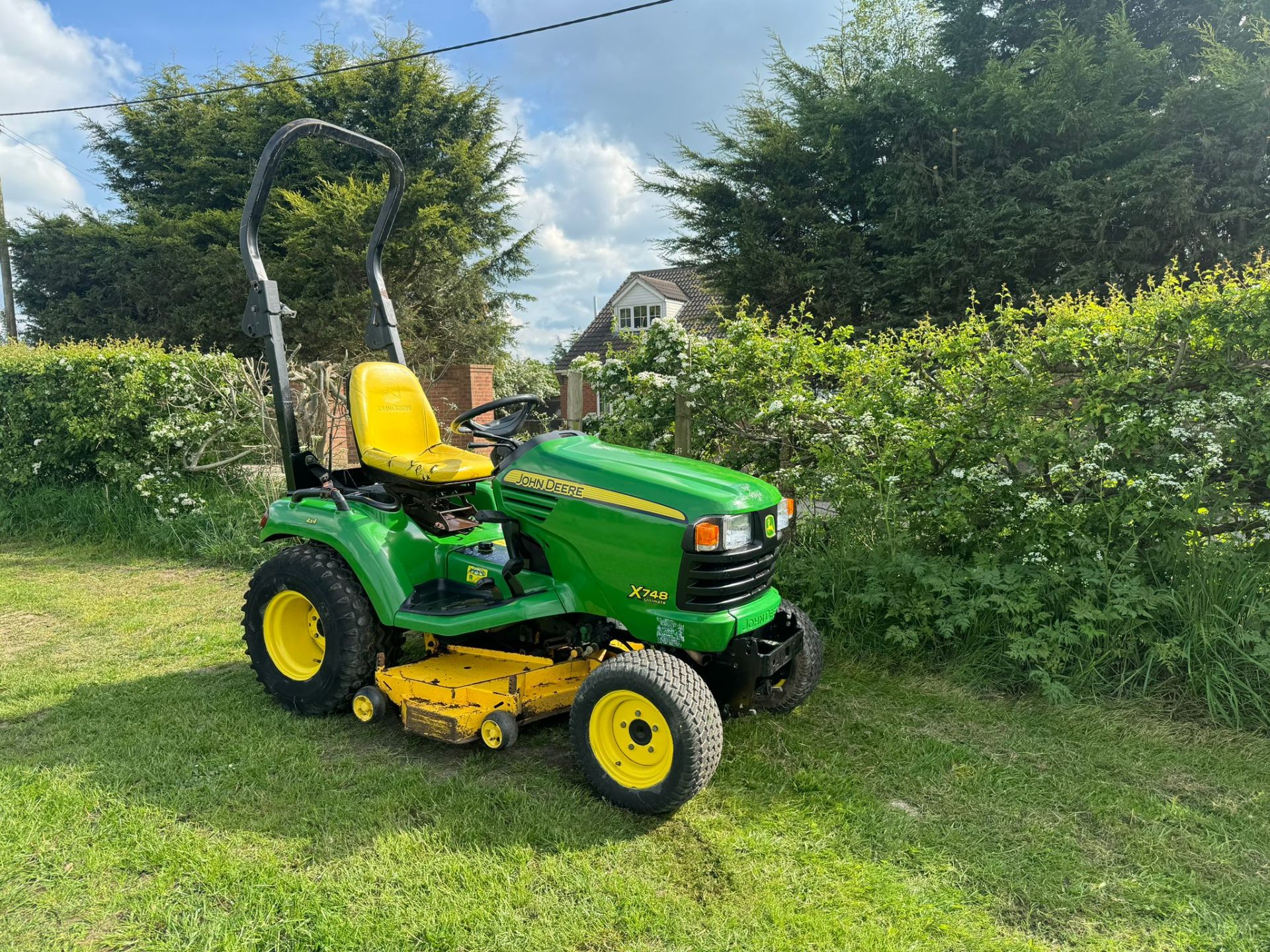 JOHN DEERE X748 RIDE ON LAWN MOWER 4x4 *PLUS VAT* - Bild 2 aus 10