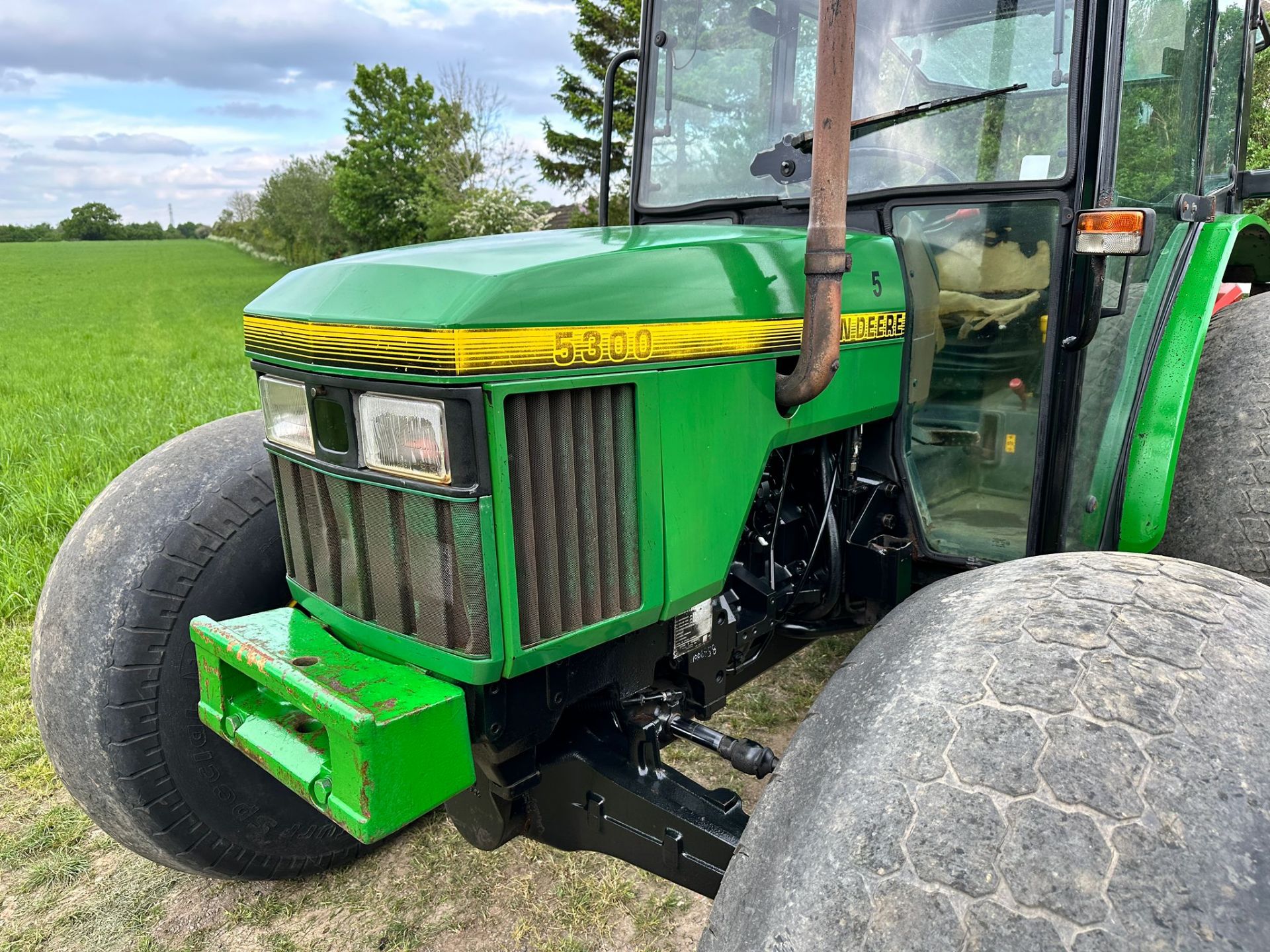 JOHN DEERE 5300 56HP 4WD TRACTOR WITH 2011 TORO TM5490 5 GANG TOWBEHIND CYLINDER MOWER *PLUS VAT* - Image 7 of 26