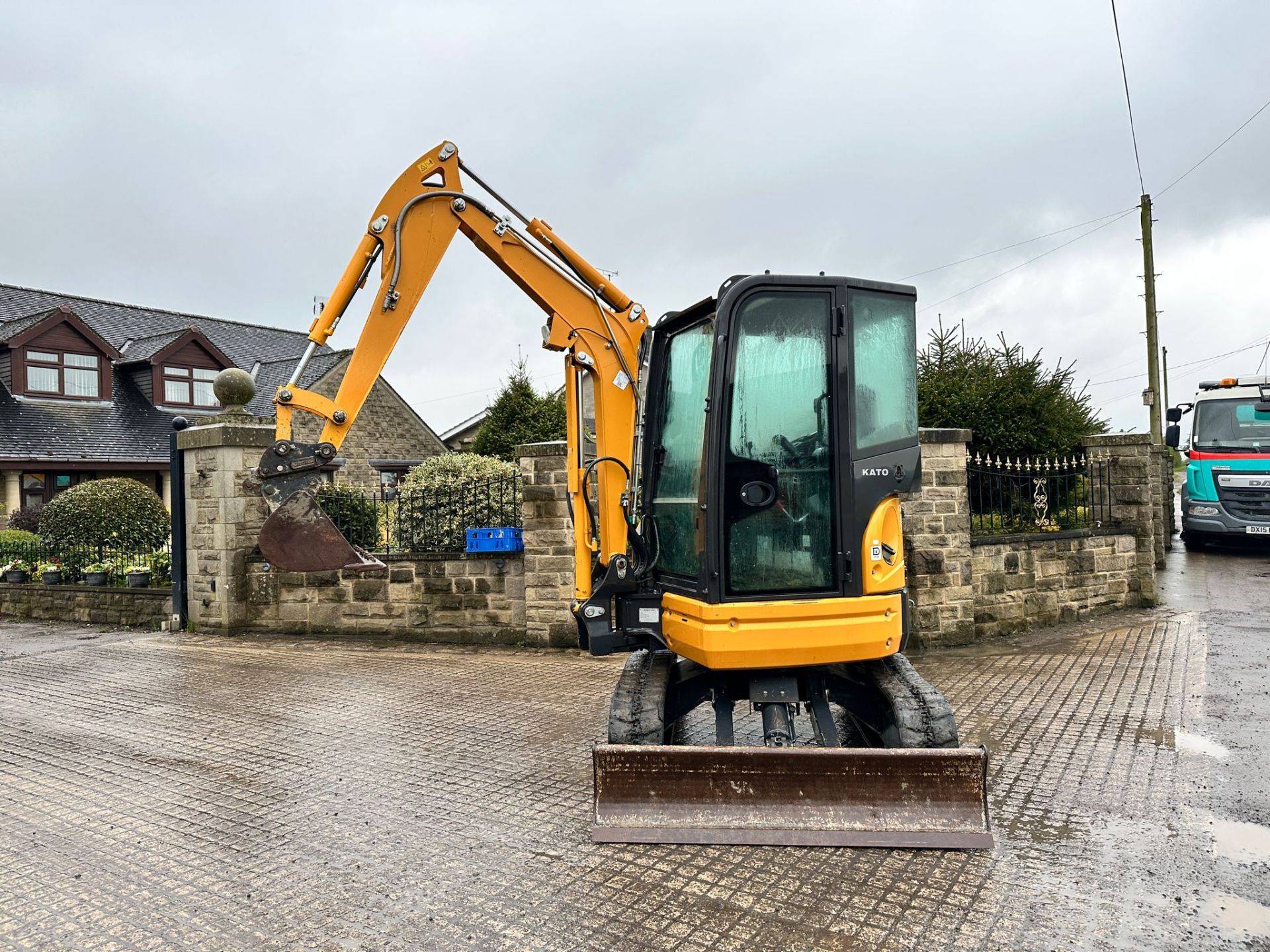 2019 KATO HD27 MINI EXCAVATOR *PLUS VAT* - Image 3 of 20