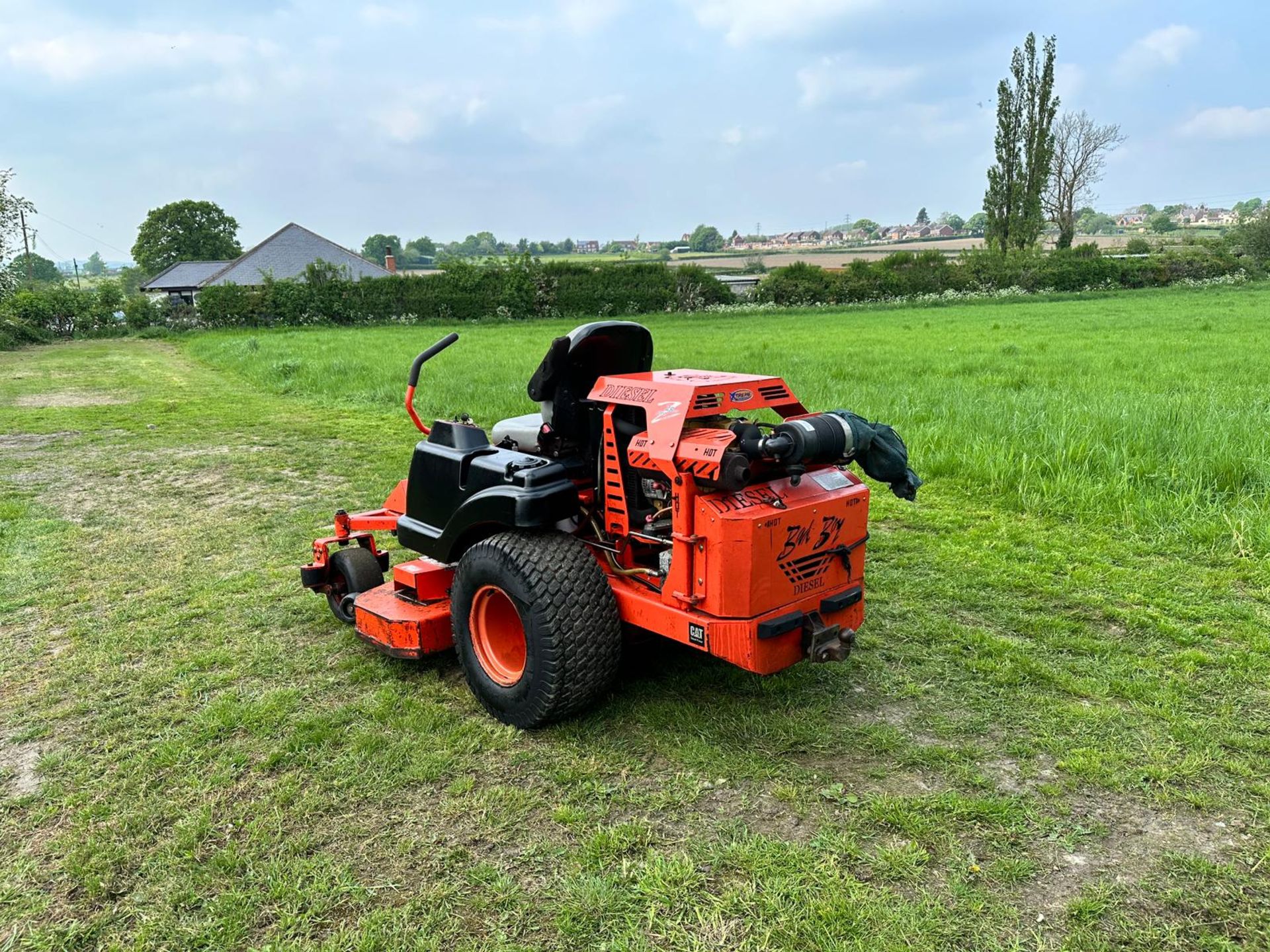 BAD BOY DIESEL 28HP ZERO TURN MOWER *PLUS VAT* - Image 3 of 11