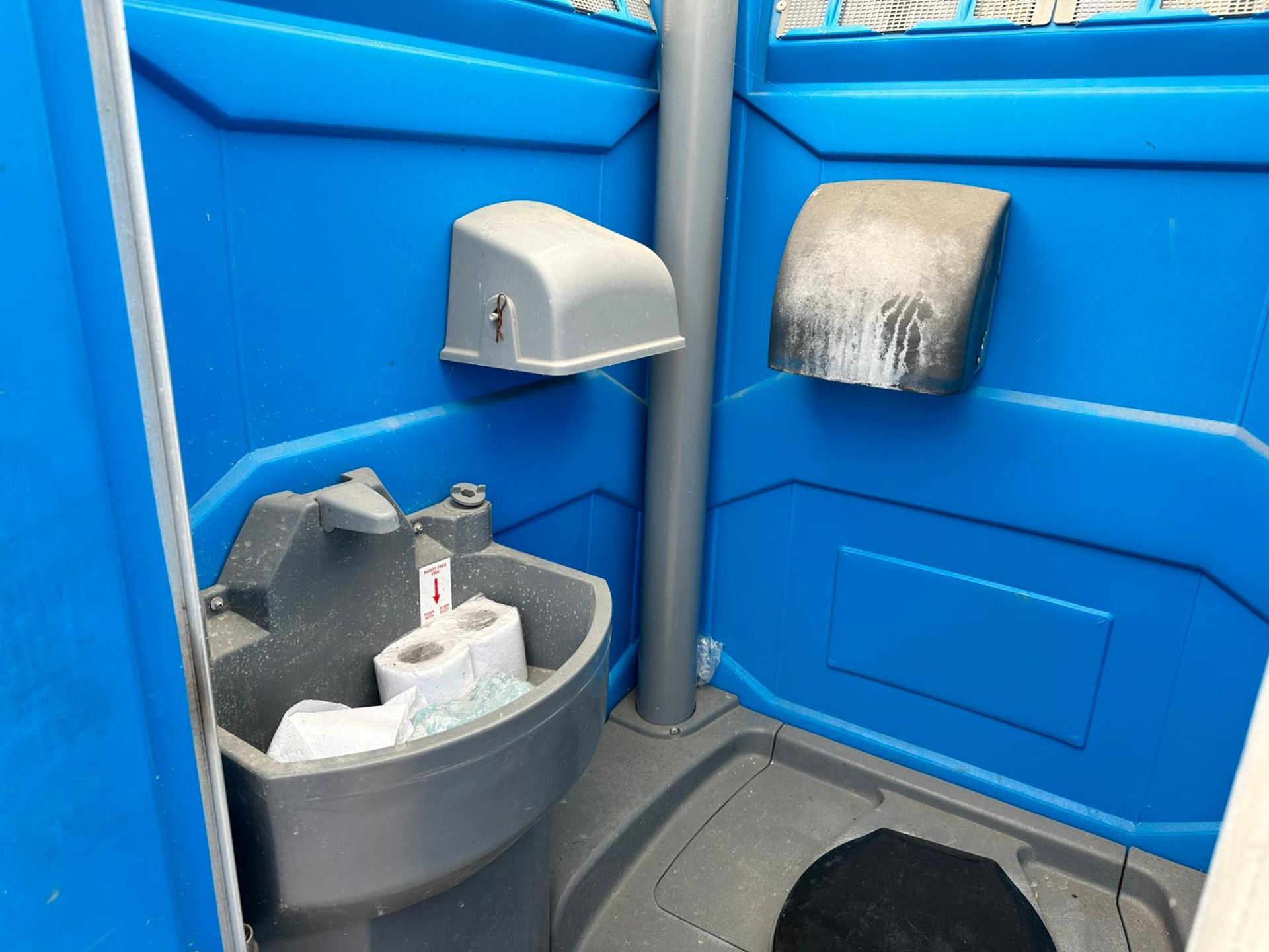 PORTABLE TOILET BLOCK *PLUS VAT* - Image 6 of 6