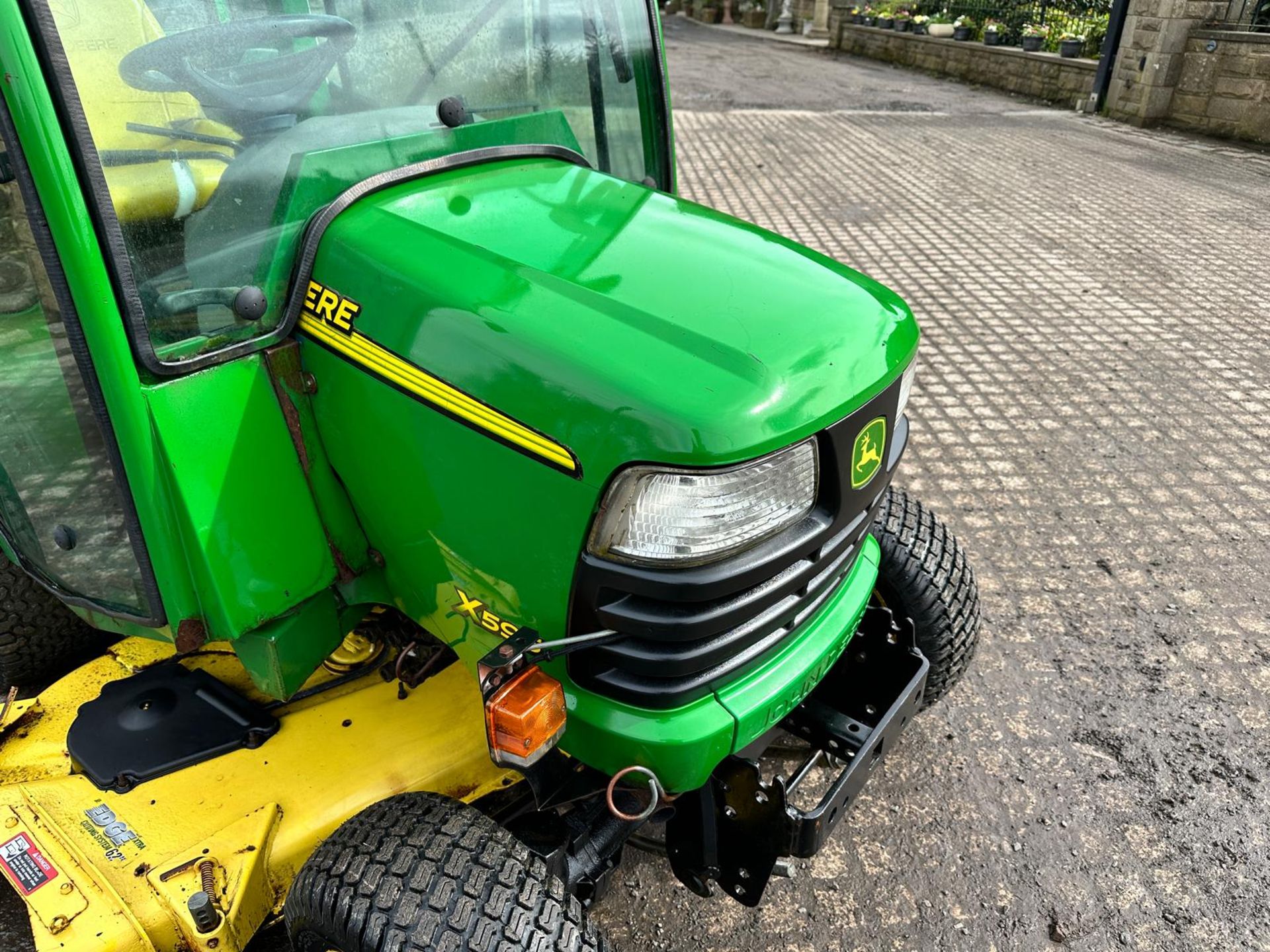 JOHN DEERE X595 24HP 4WD DIESEL COMPACT TRACTOR WITH UNDERSLUNG DECK *PLUS VAT* - Image 2 of 15