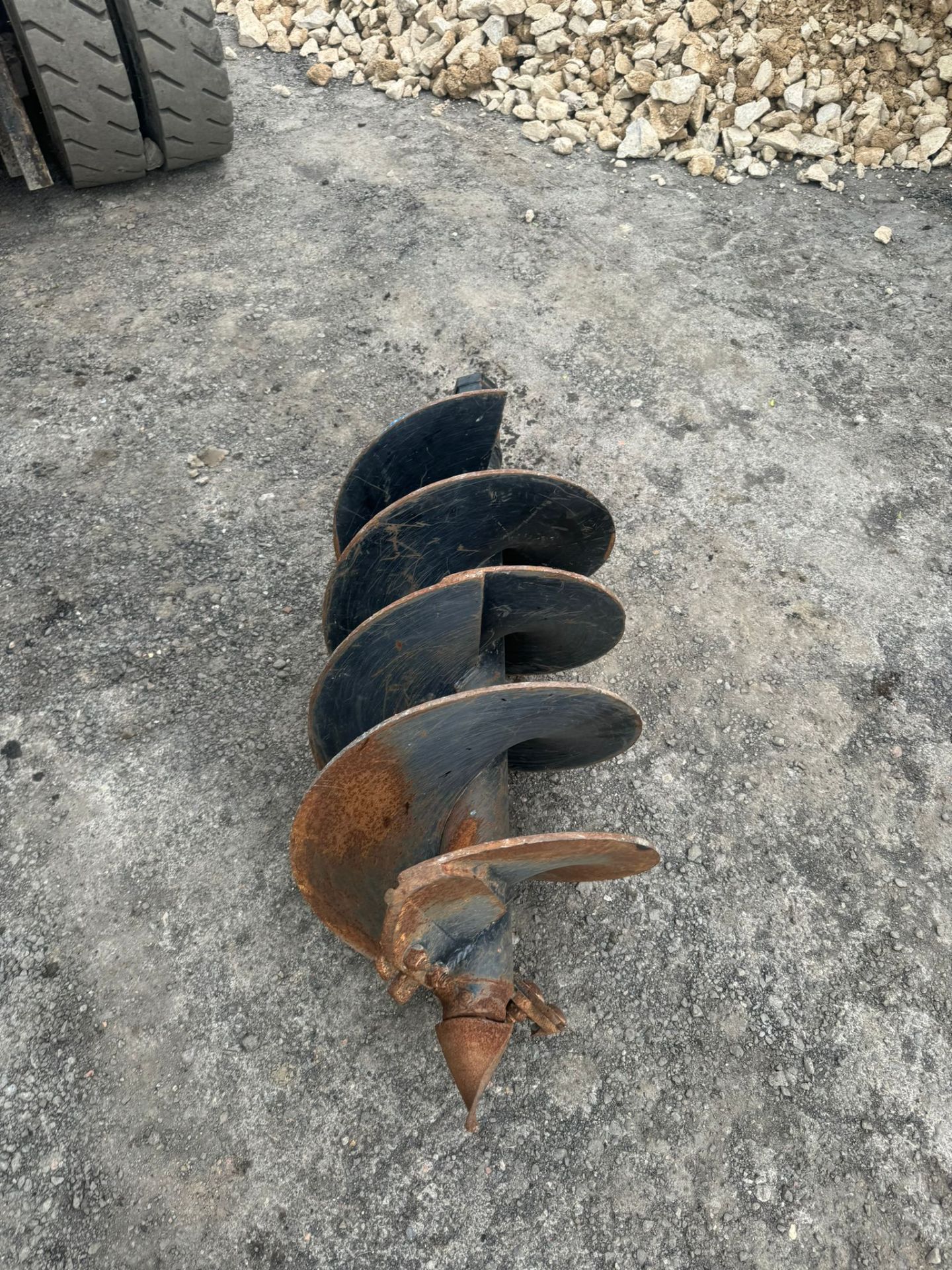 DIGGER EXCAVATOR AUGER WITH 3 AUGERS 45 MM PIN *PLUS VAT* - Image 3 of 11