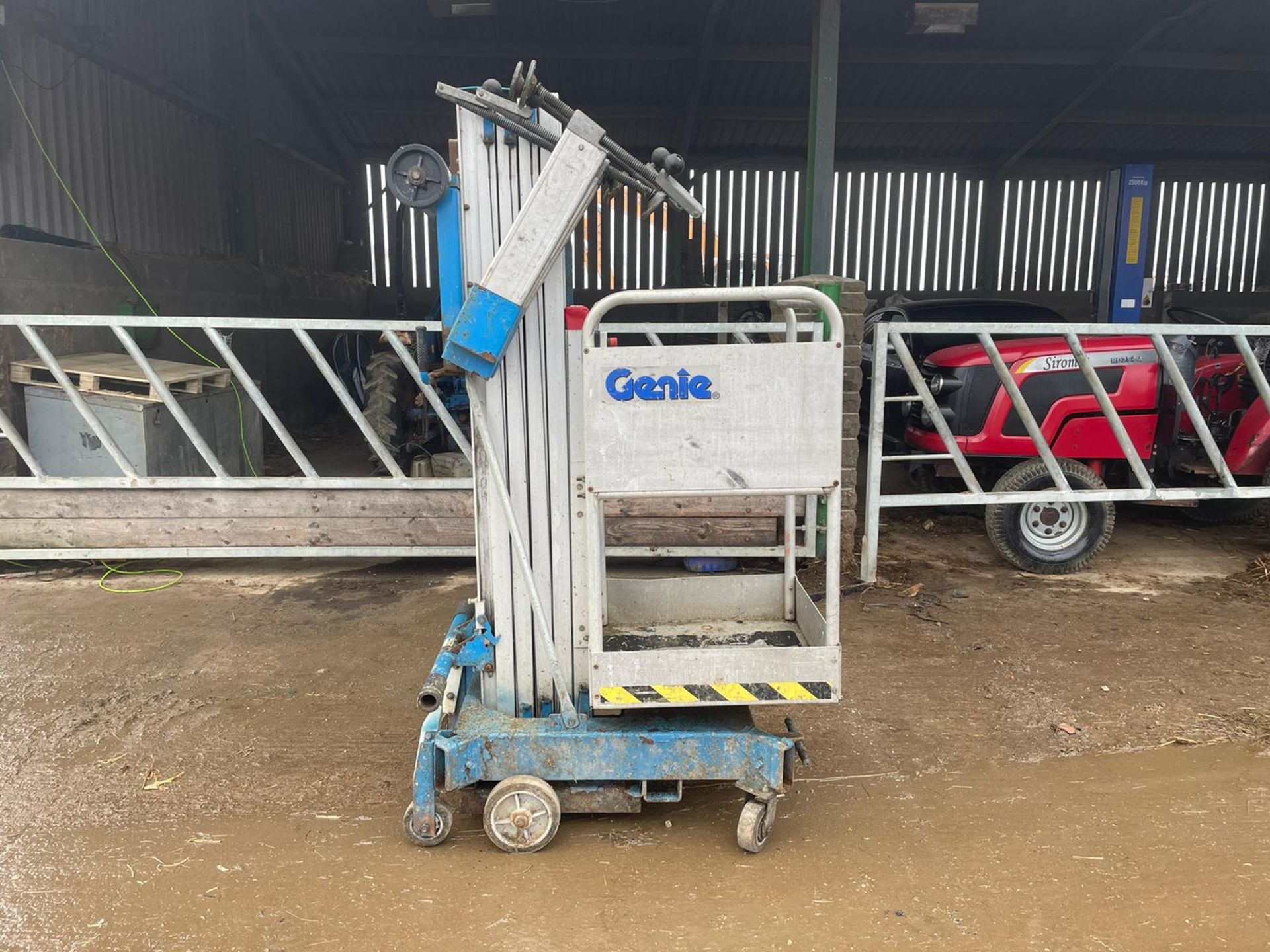 Genie AWP-19 Electric Scissor Lift Maximum Height 19FT High 4 Support Legs *PLUS VAT* - Bild 5 aus 6