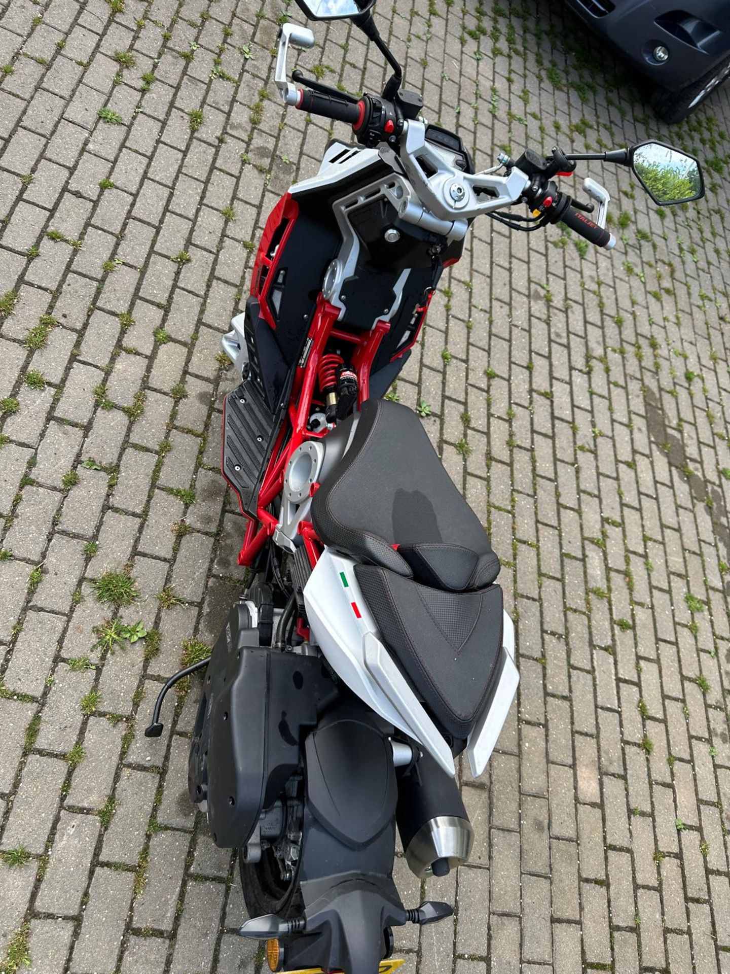 2022 JUST 17 MILES ! ITALJET DRAGSTER 200 E5 RED AND WHITE URBAN SUPER BIKE SCOOTER *NO VAT* - Image 5 of 9