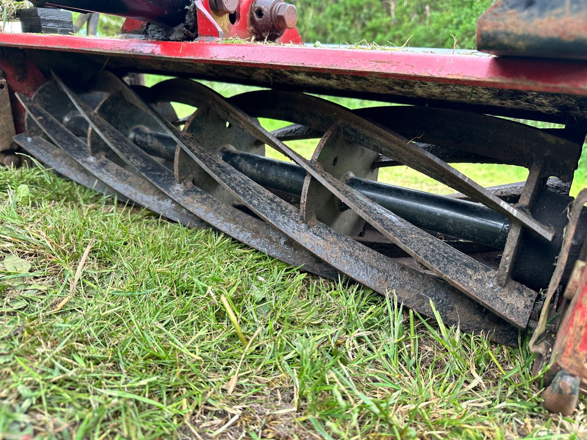 JOHN DEERE 5300 56HP 4WD TRACTOR WITH 2011 TORO TM5490 5 GANG TOWBEHIND CYLINDER MOWER *PLUS VAT* - Bild 26 aus 26