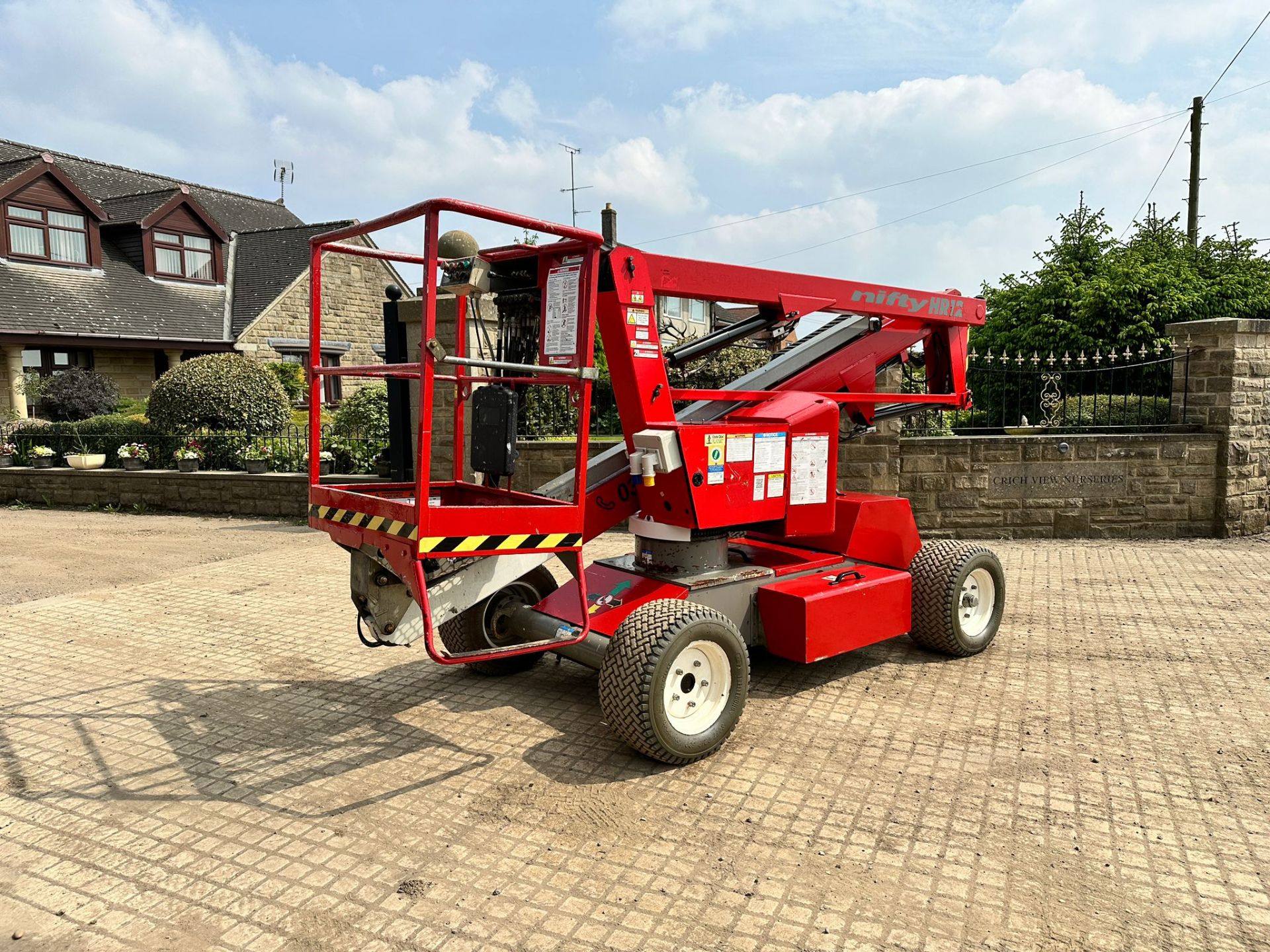 2012 NIFTYLIFT HR12NDE BI-FUEL HEIGHTRIDER 12 BOOM LIFT *PLUS VAT* - Image 2 of 12