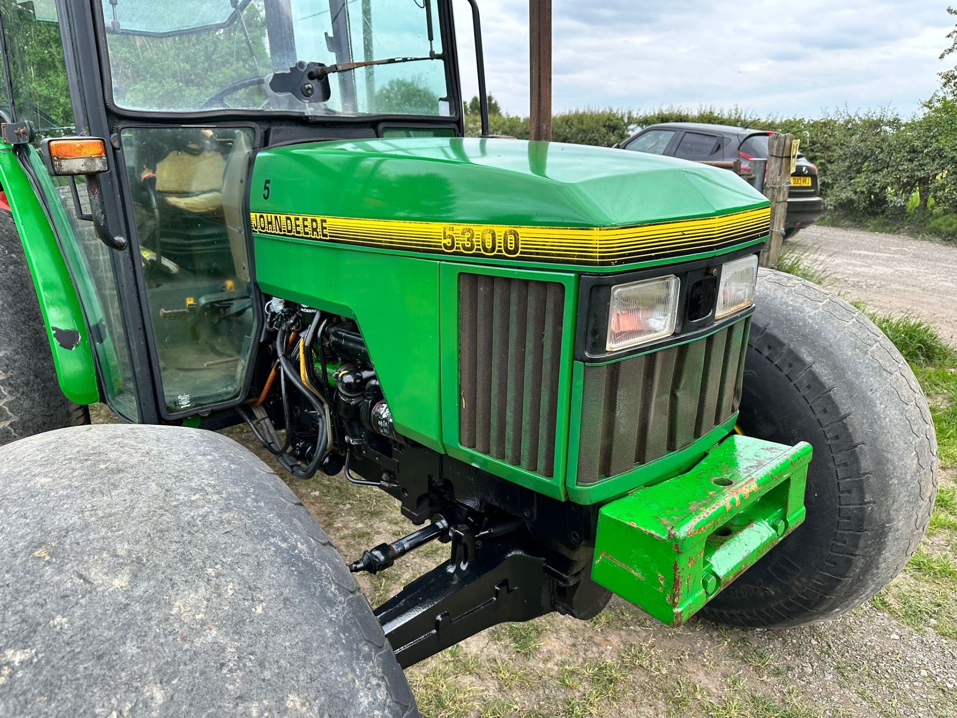 JOHN DEERE 5300 56HP 4WD TRACTOR WITH 2011 TORO TM5490 5 GANG TOWBEHIND CYLINDER MOWER *PLUS VAT* - Image 6 of 26