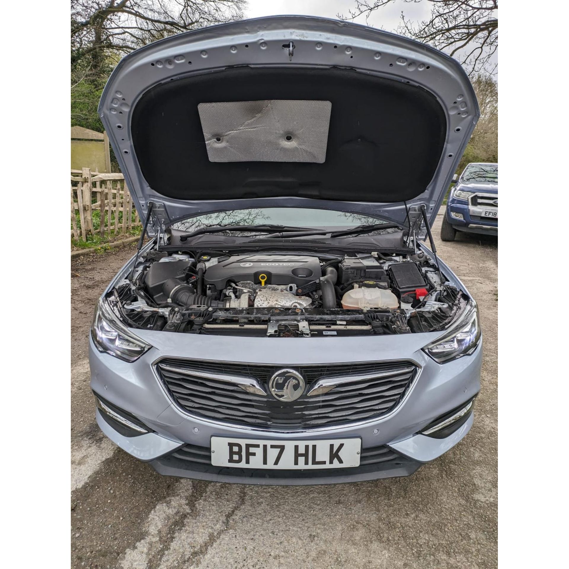 D76 2017 VAUXHALL INSIGNIA ELITE NAV TURBO D SILVER HATCHBACK NO VAT D76 2017 VAUXHALL INSIGNIA ELITE NAV TURBO D SILVER HATCHBACK NO VAT