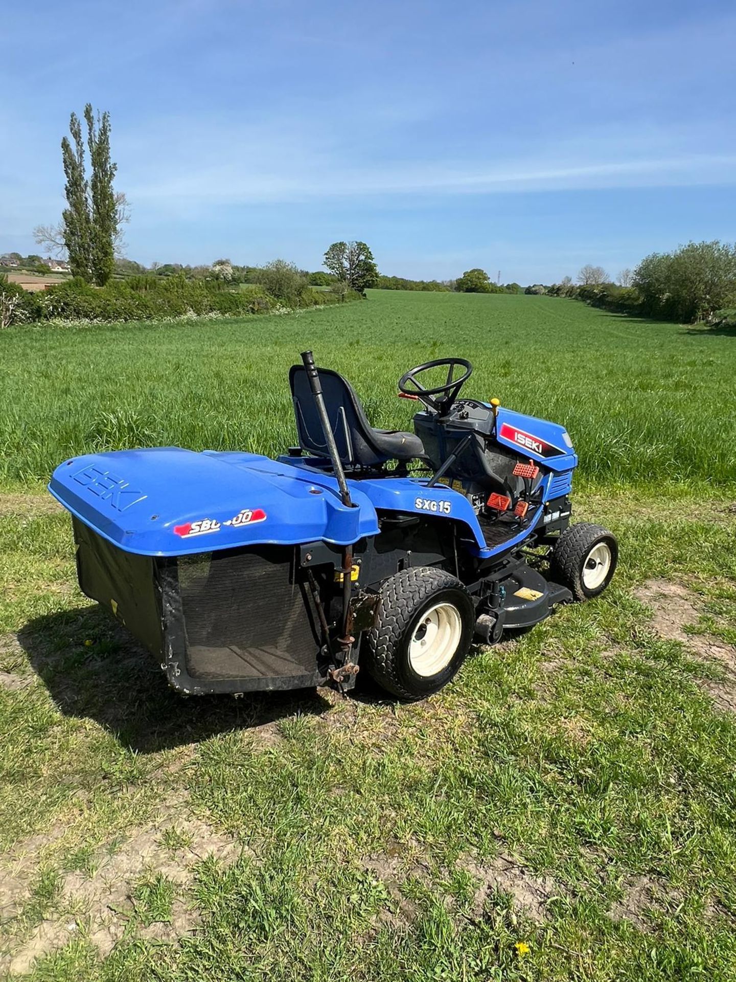 2010 ISEKI SXG15 DIESEL RIDE ON MOWER *PLUS VAT* - Image 6 of 8