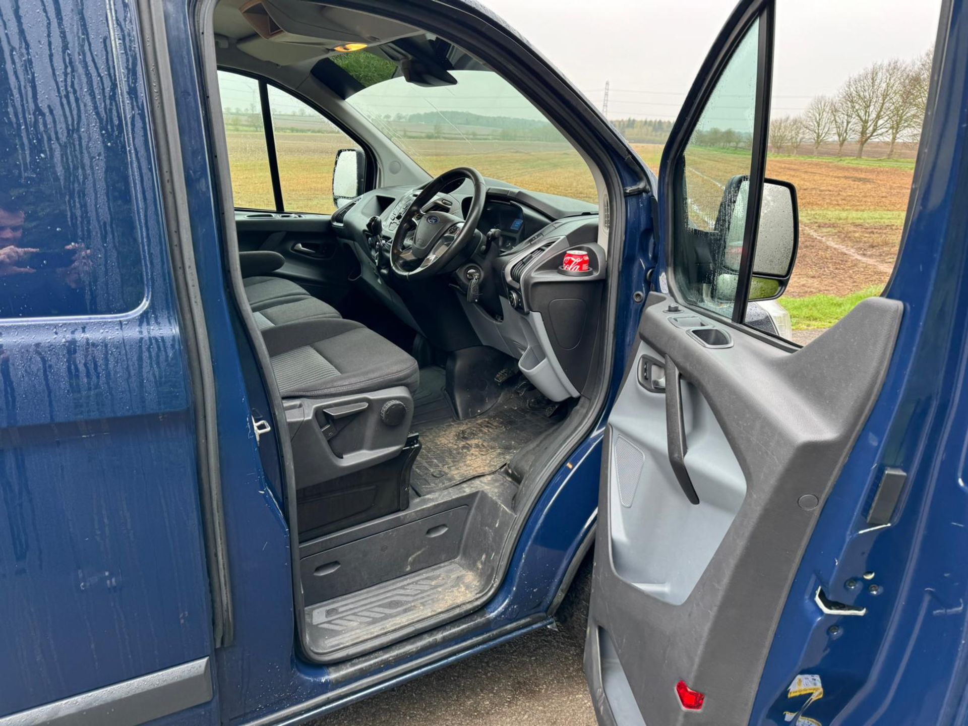 2017/67 REG FORD TRANSIT CUSTOM 290 TREND 2.0 DIESEL MANUAL BLUE PANEL VAN, SHOWING 2 FORMER KEEPERS - Image 10 of 15