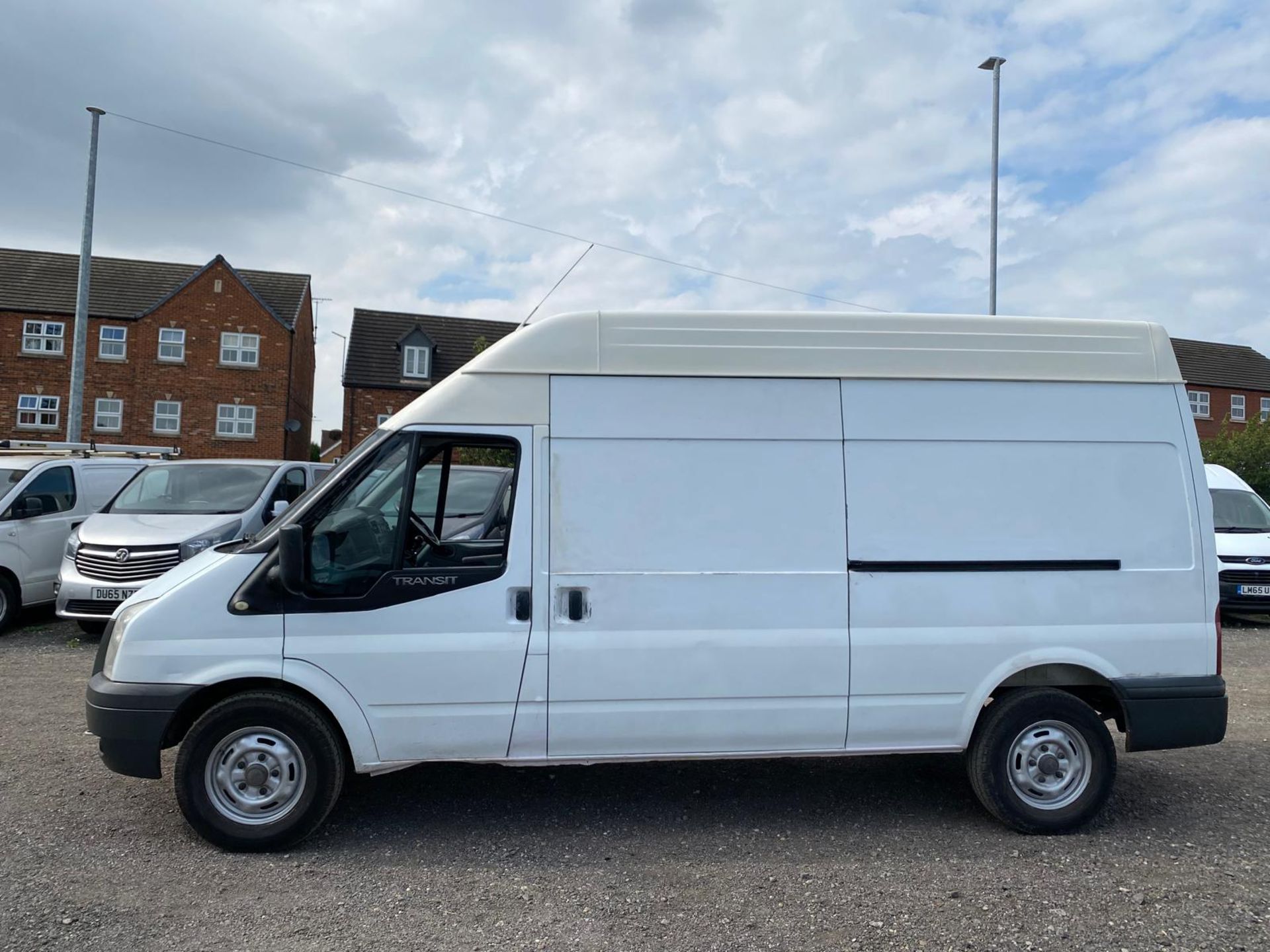 2010 FORD TRANSIT 115 T350L RWD WHITE PANEL VAN *NO VAT* - Image 6 of 13