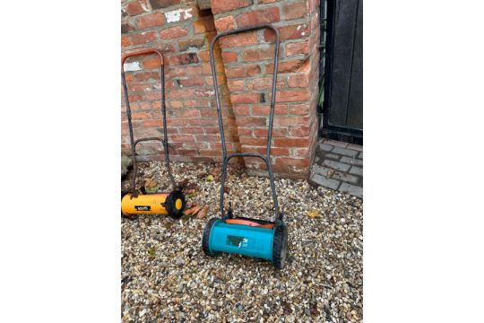 2 x Hand Mowers *NO VAT* - Image 1 of 5