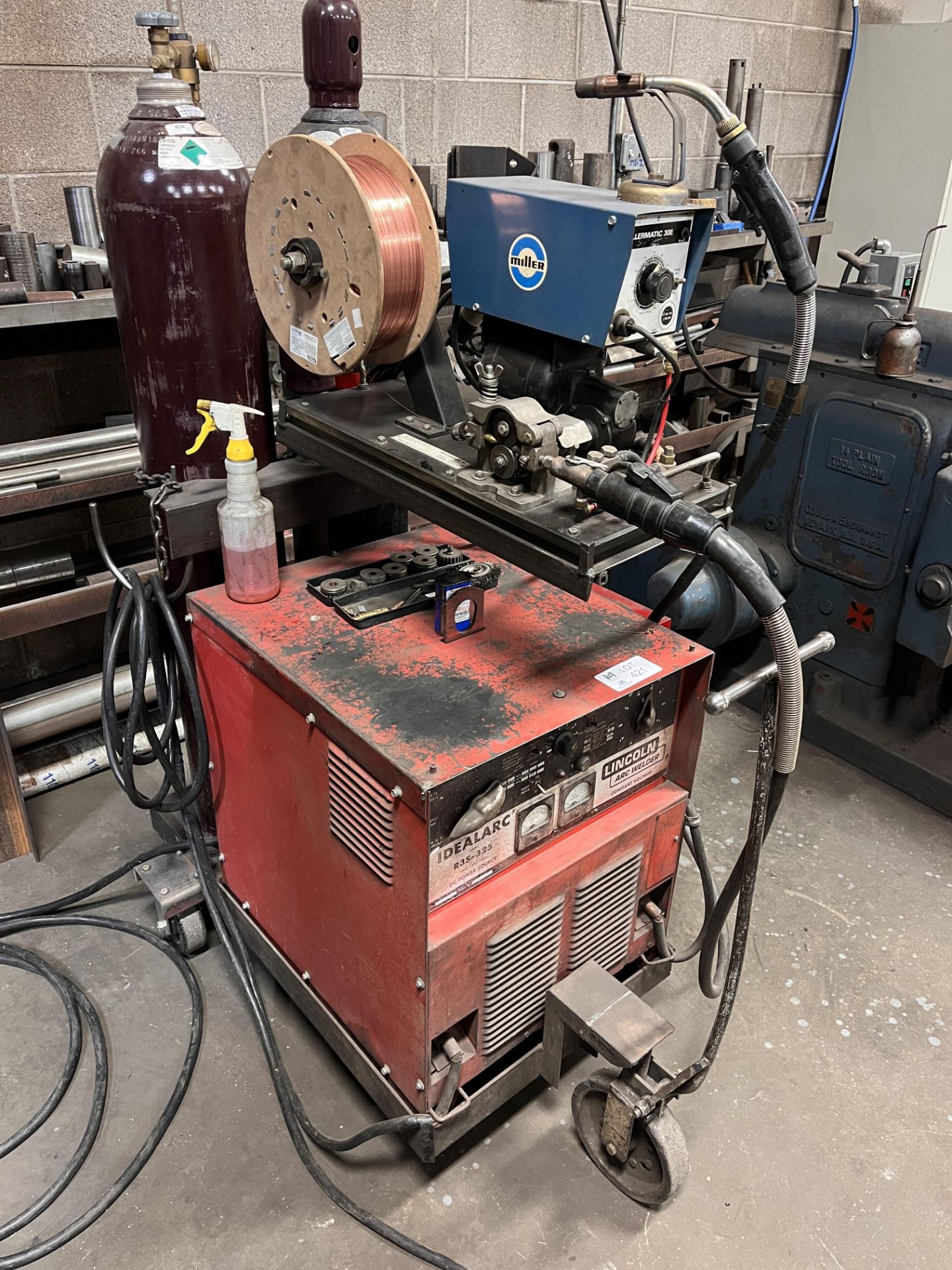 Lincoln Arc Welder with Miller Wire Feed, Cart & Bottles - Image 2 of 9