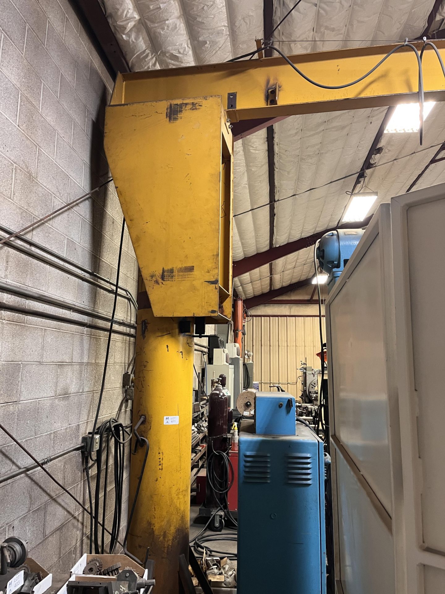 Gibs Crane with 1/2 Ton Electric Hoist