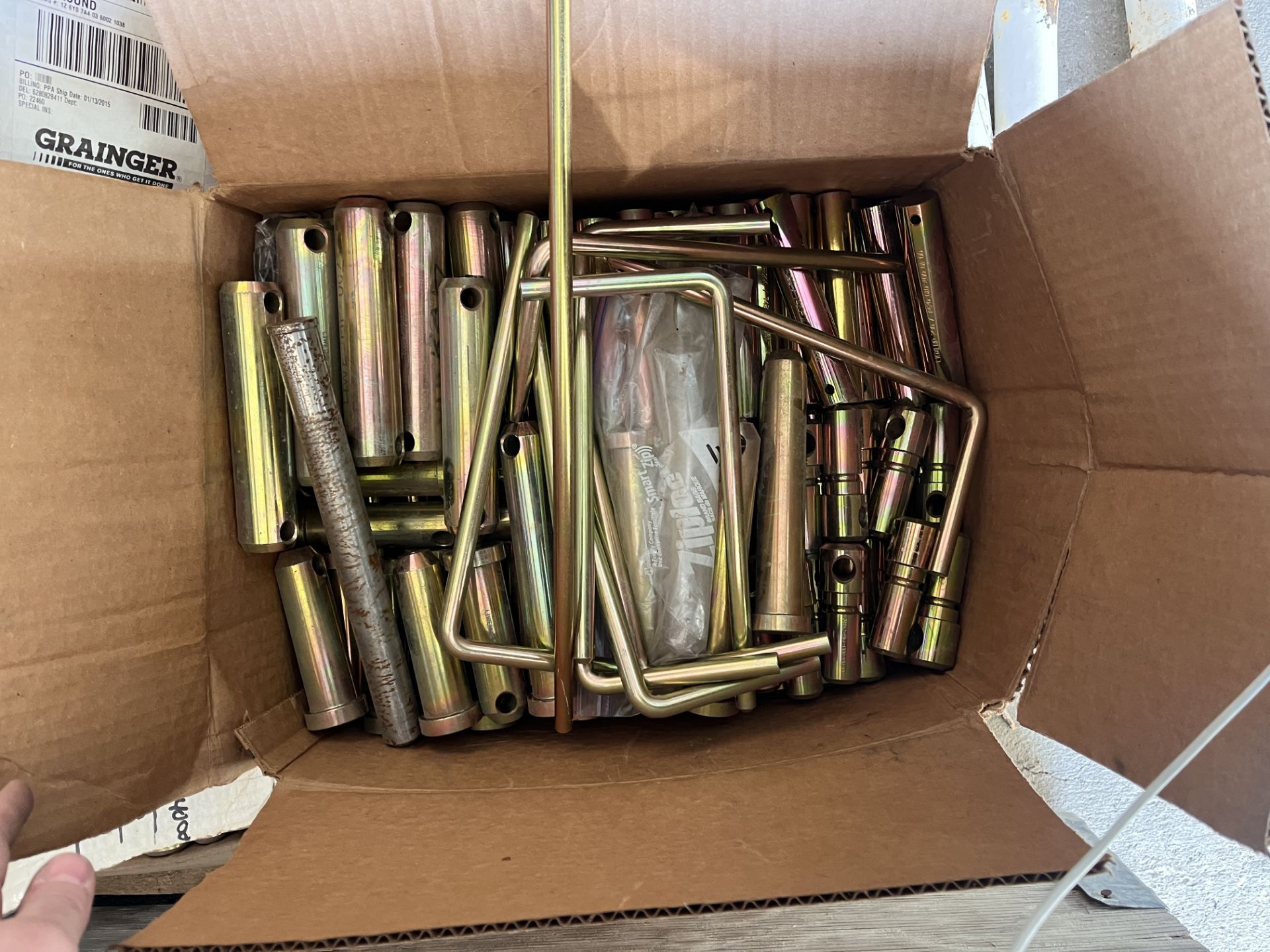 Pallet of contents - Image 8 of 9