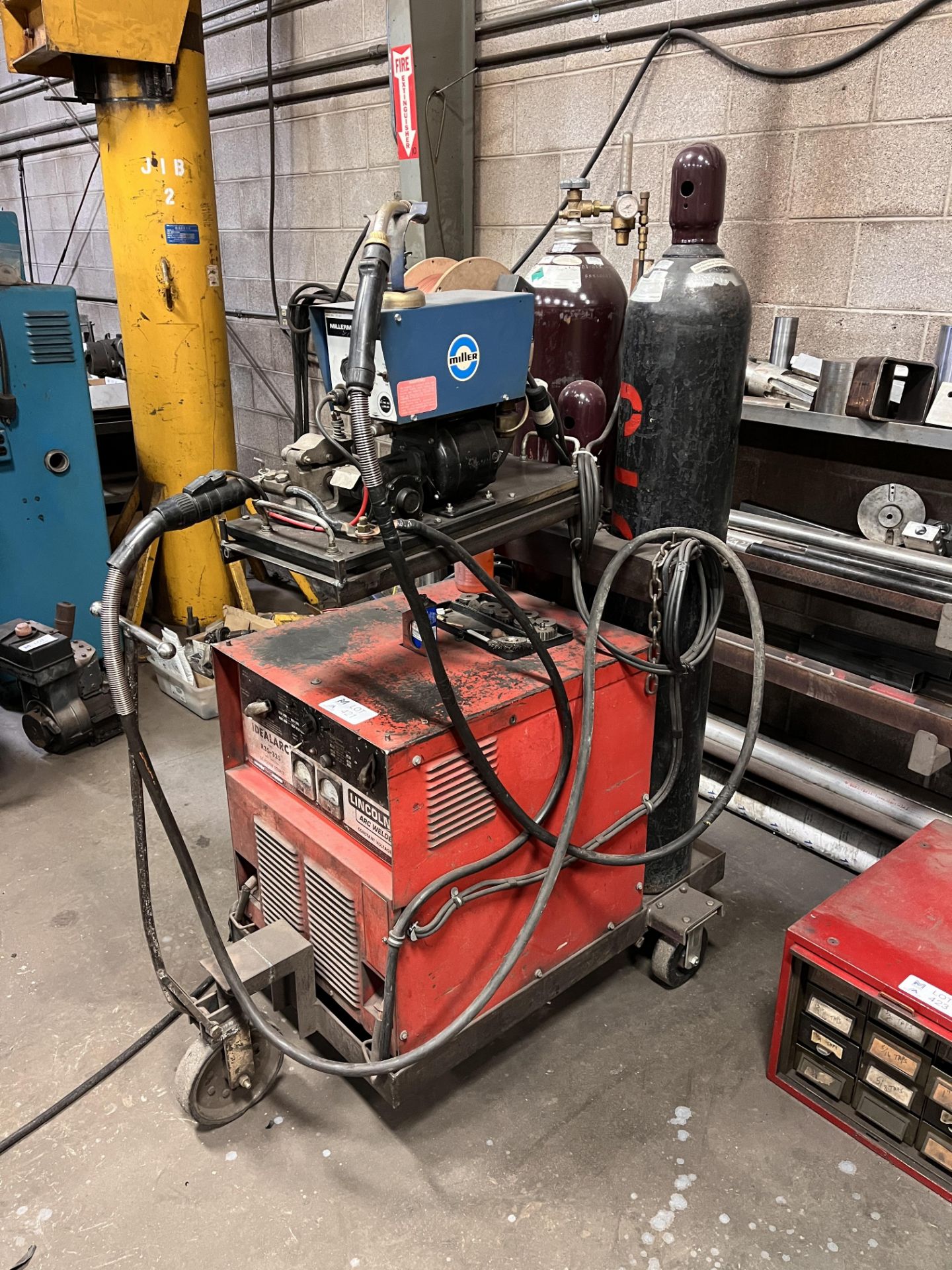 Lincoln Arc Welder with Miller Wire Feed, Cart & Bottles - Image 6 of 9