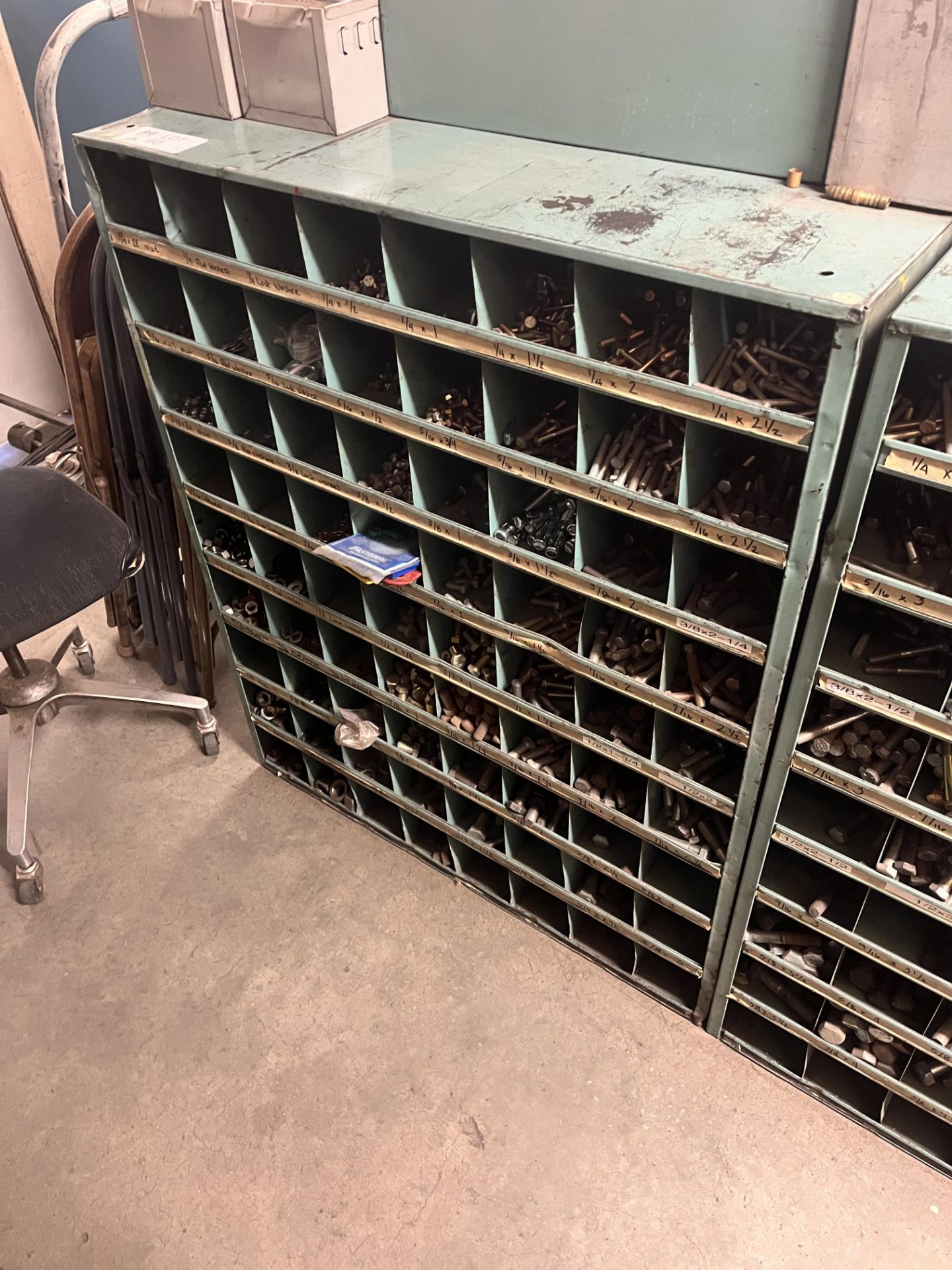 Metal Organizer with bolts