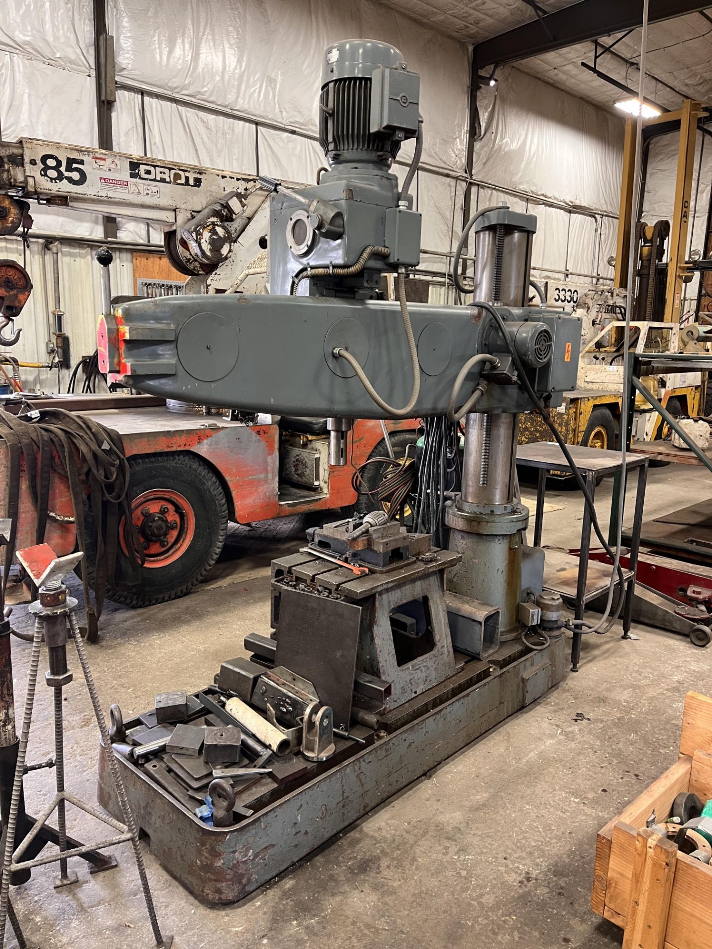 Meuser M35R Radial Arm Drill with Misc Tools - Image 9 of 13