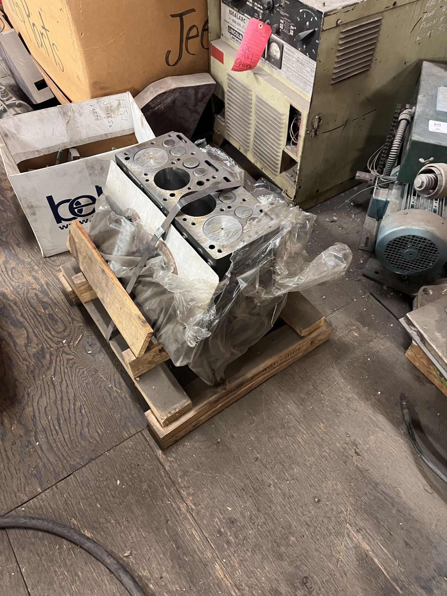 New 4 Cylinder Engine for Drott Case Crane - Image 2 of 6