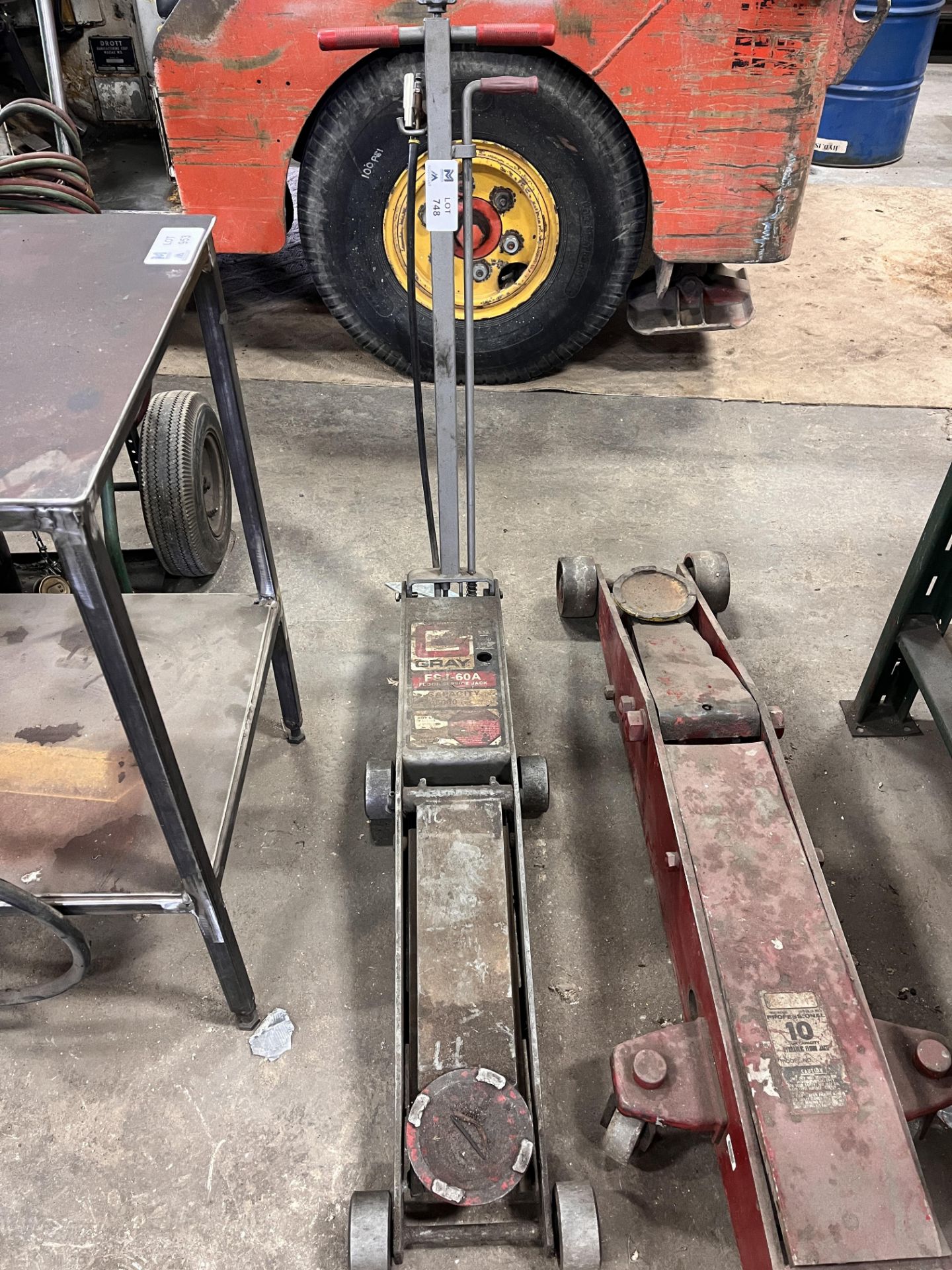 Gray FSJ60 Hydraulic Floor Jack