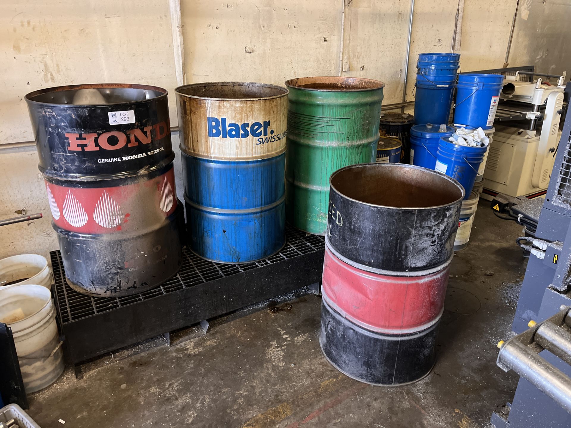 Contaiment tanks, 50 Gallon Drums and Machine Oil
