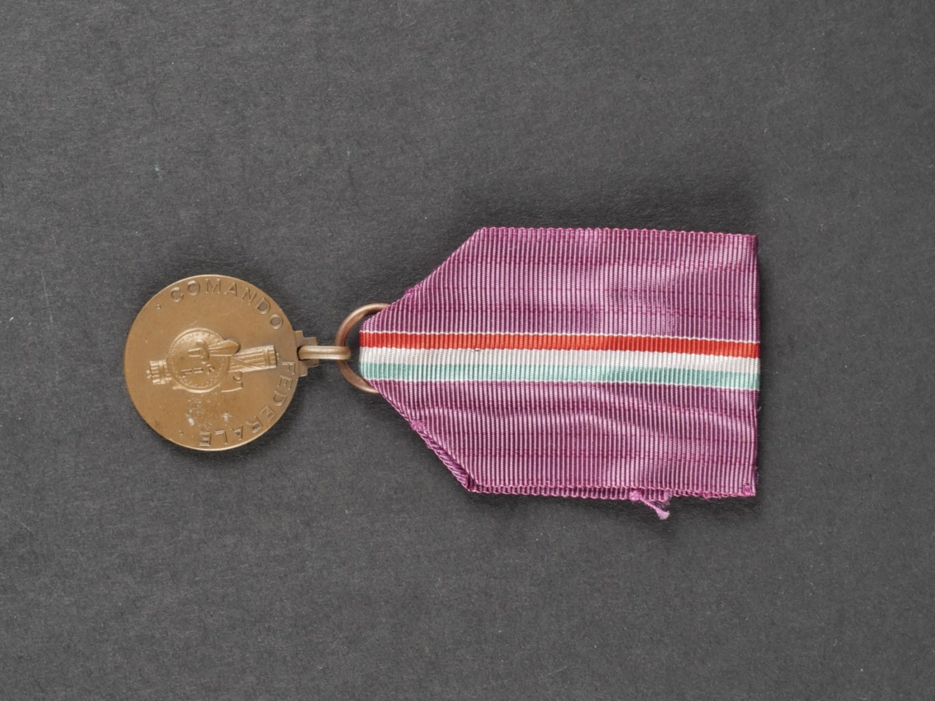 Glaive de recompense pour le 100 metres dos des championnats sportifs de la jeunesse dEurope en 194 - Bild 18 aus 19
