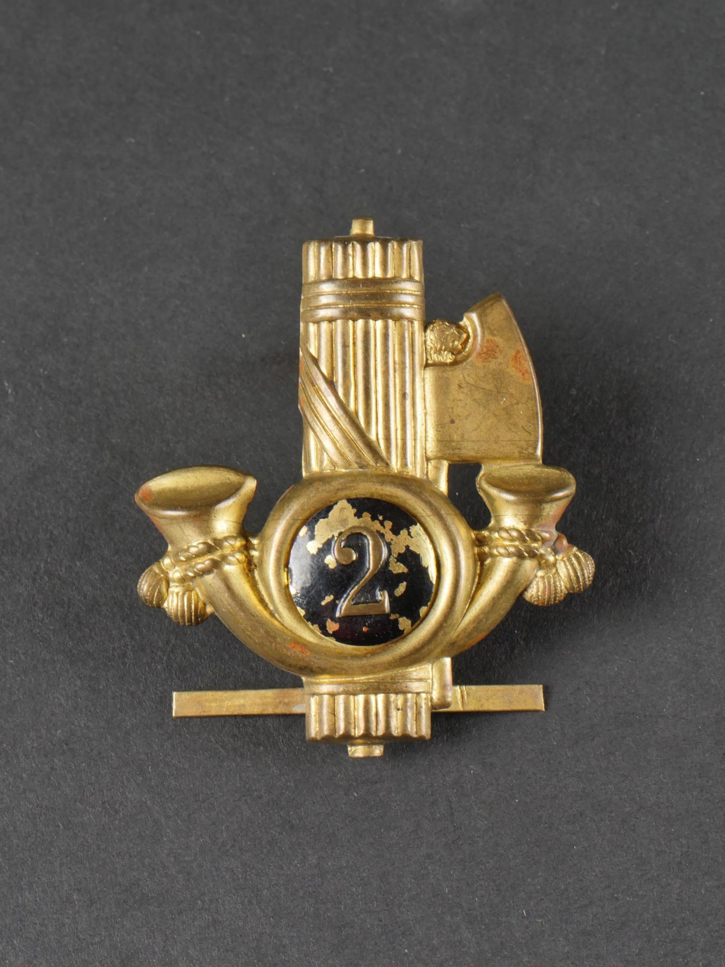 Insigne de casque de la 2eme Legion de Chemises Noires coloniale de Misurata. Helmet badge of the 2n