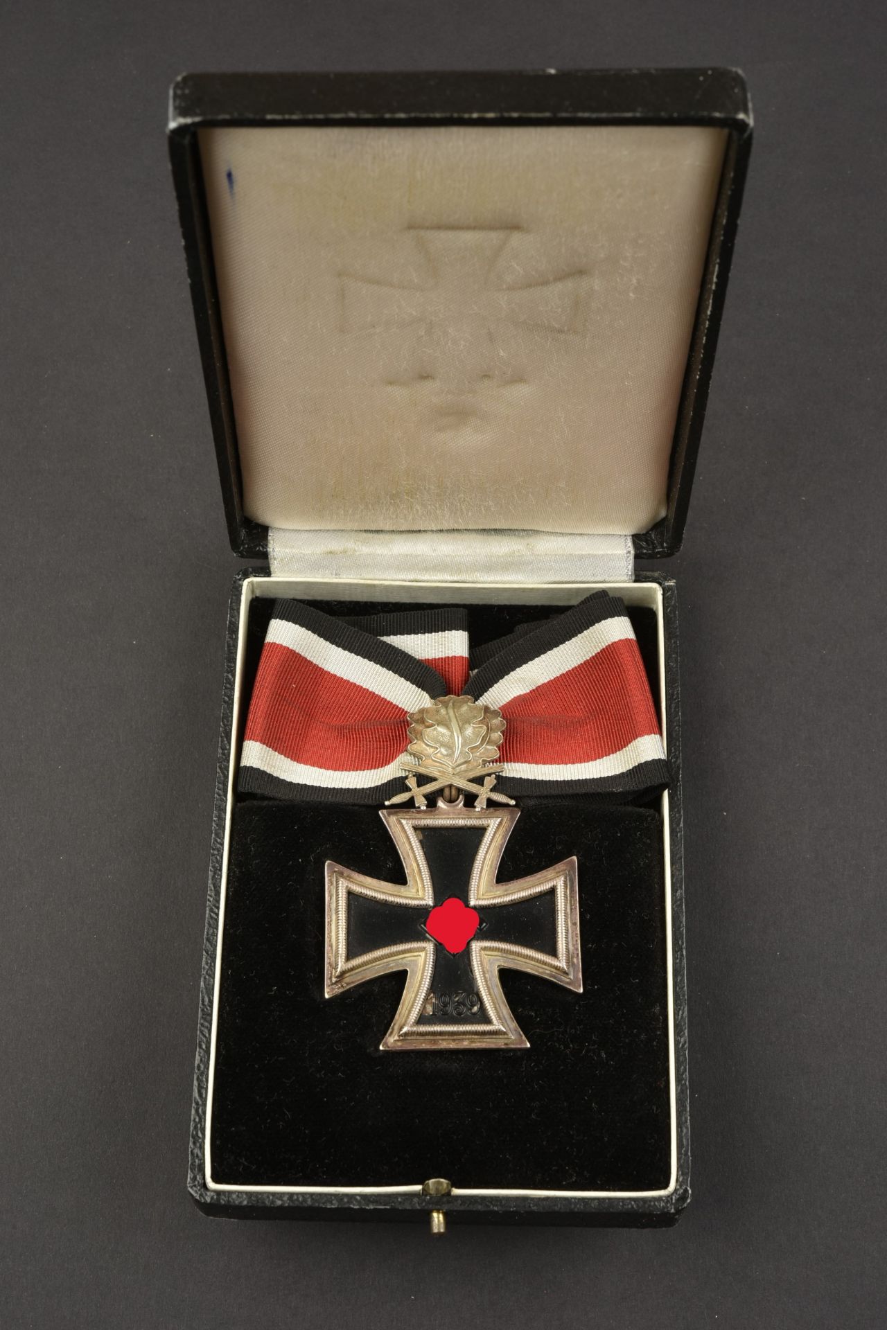 Reproduction de Croix de Chevalier. Reproduction of a Knight s Cross.