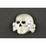 Insigne de coiffure SS. SS headgear badge. 