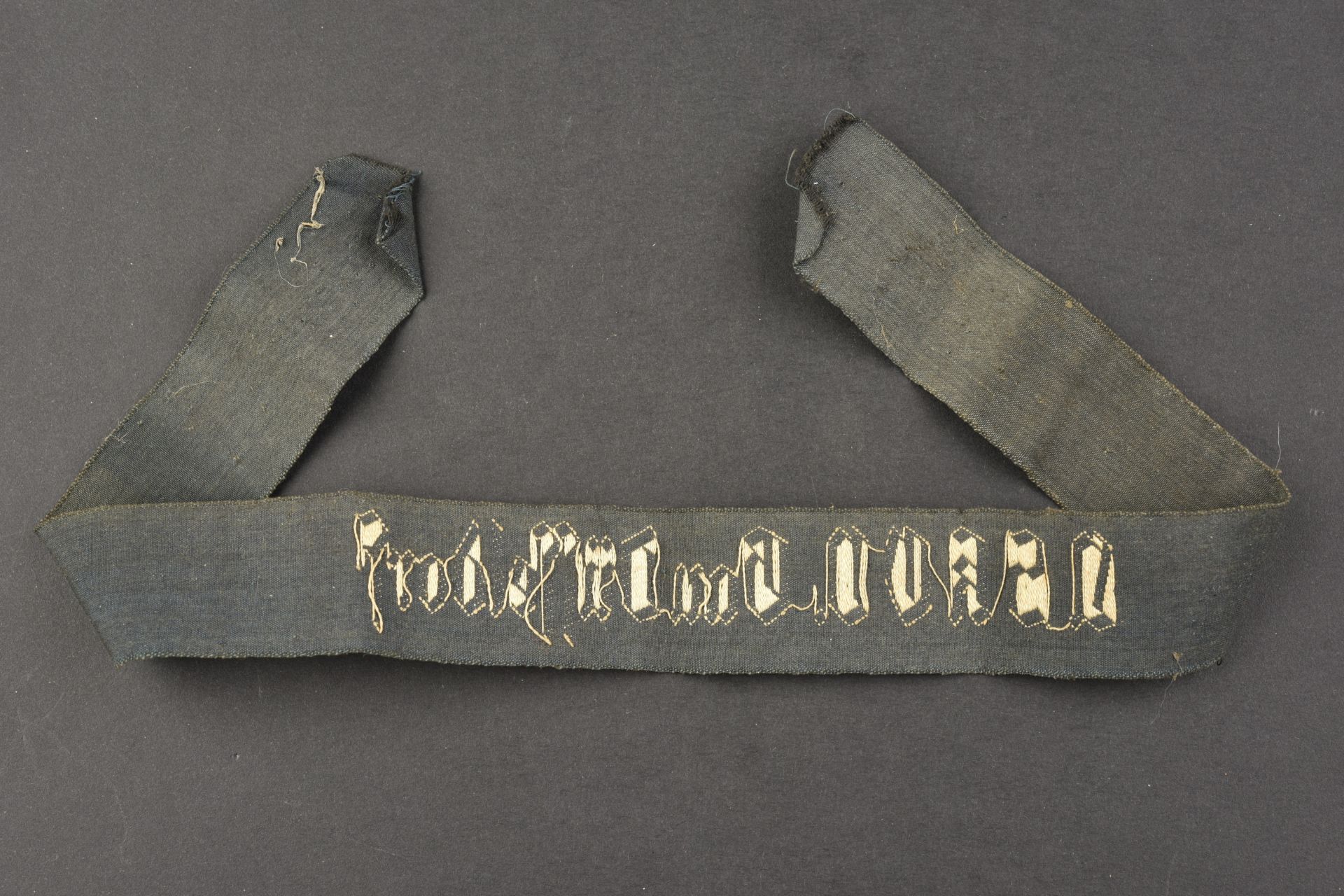 Bande de bras NSKOV. NSKOV arm band.  - Bild 2 aus 3