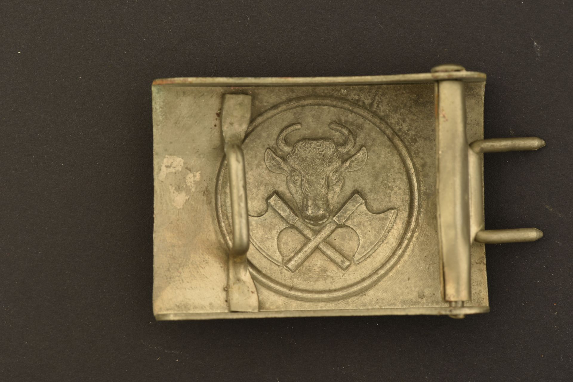 Boucle de ceinturon de la guilde des bouchers. Butchers' guild belt buckle. - Image 2 of 2