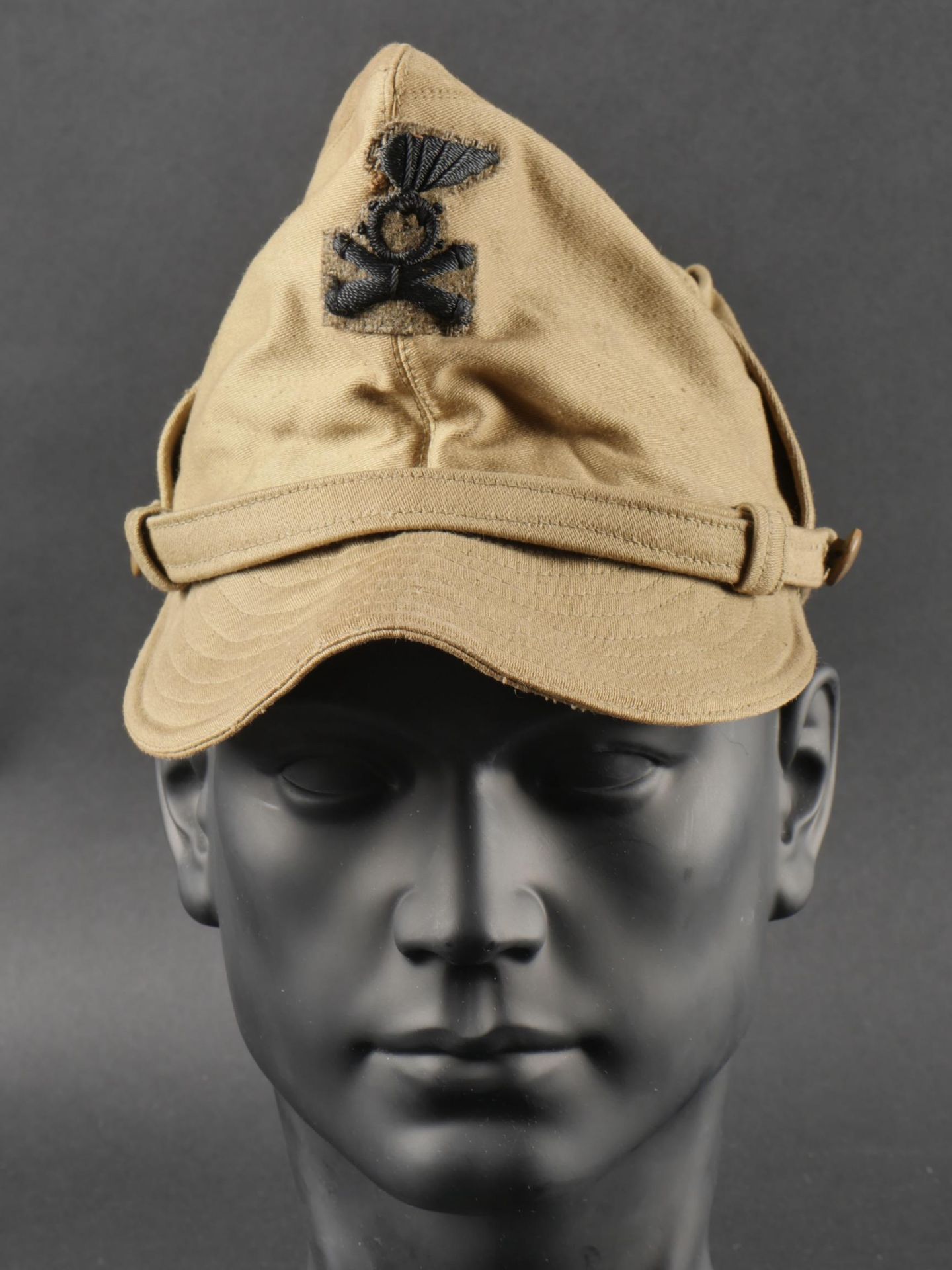 Casquette modele 1942. Model 1942 cap.