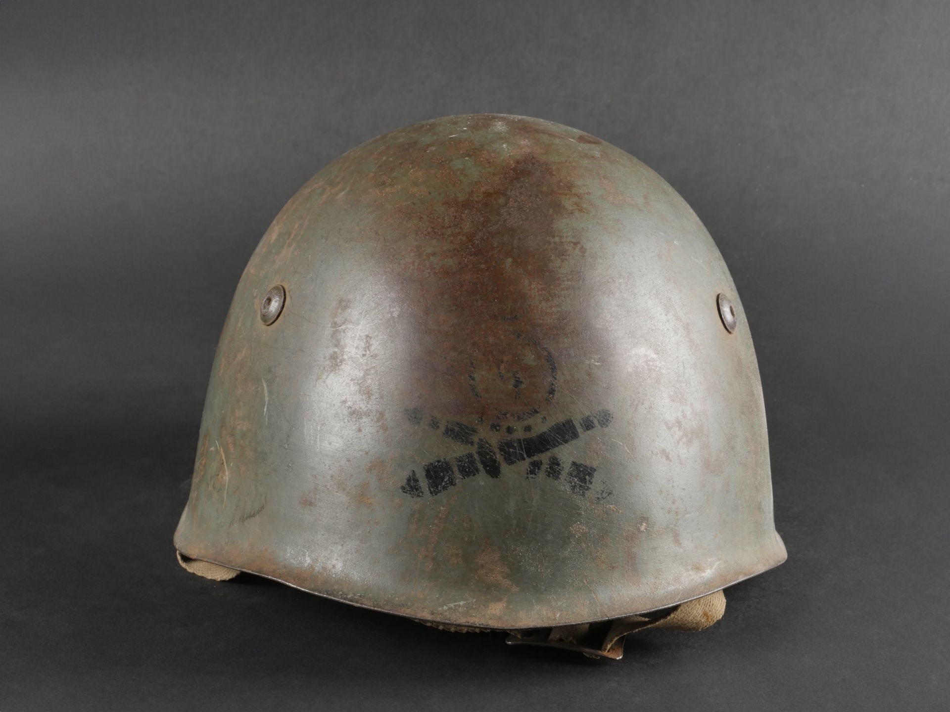 Casque italien de lartillerie. Italian artillery helmet.
